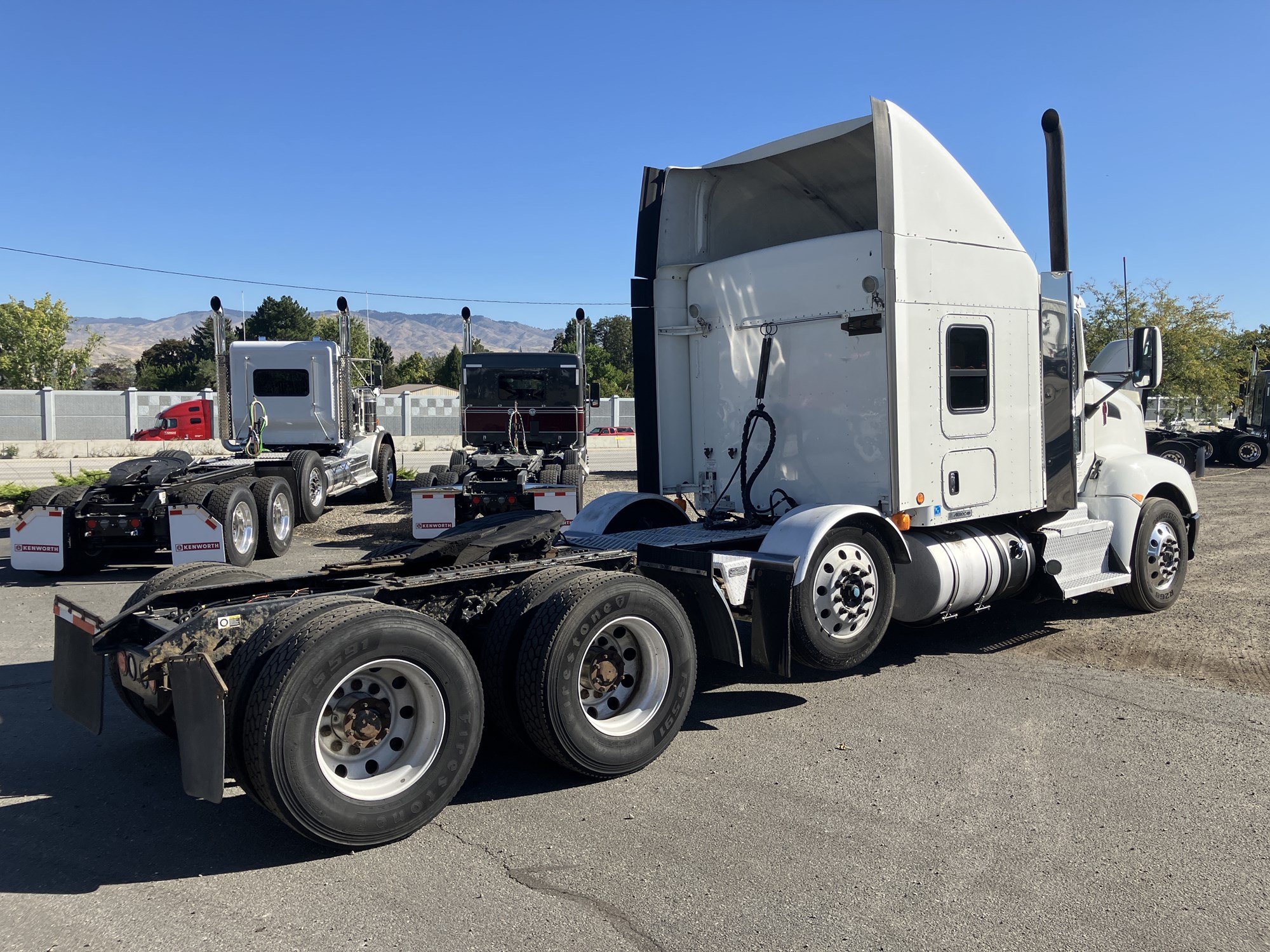 2013 Kenworth T600B - image 5 of 6