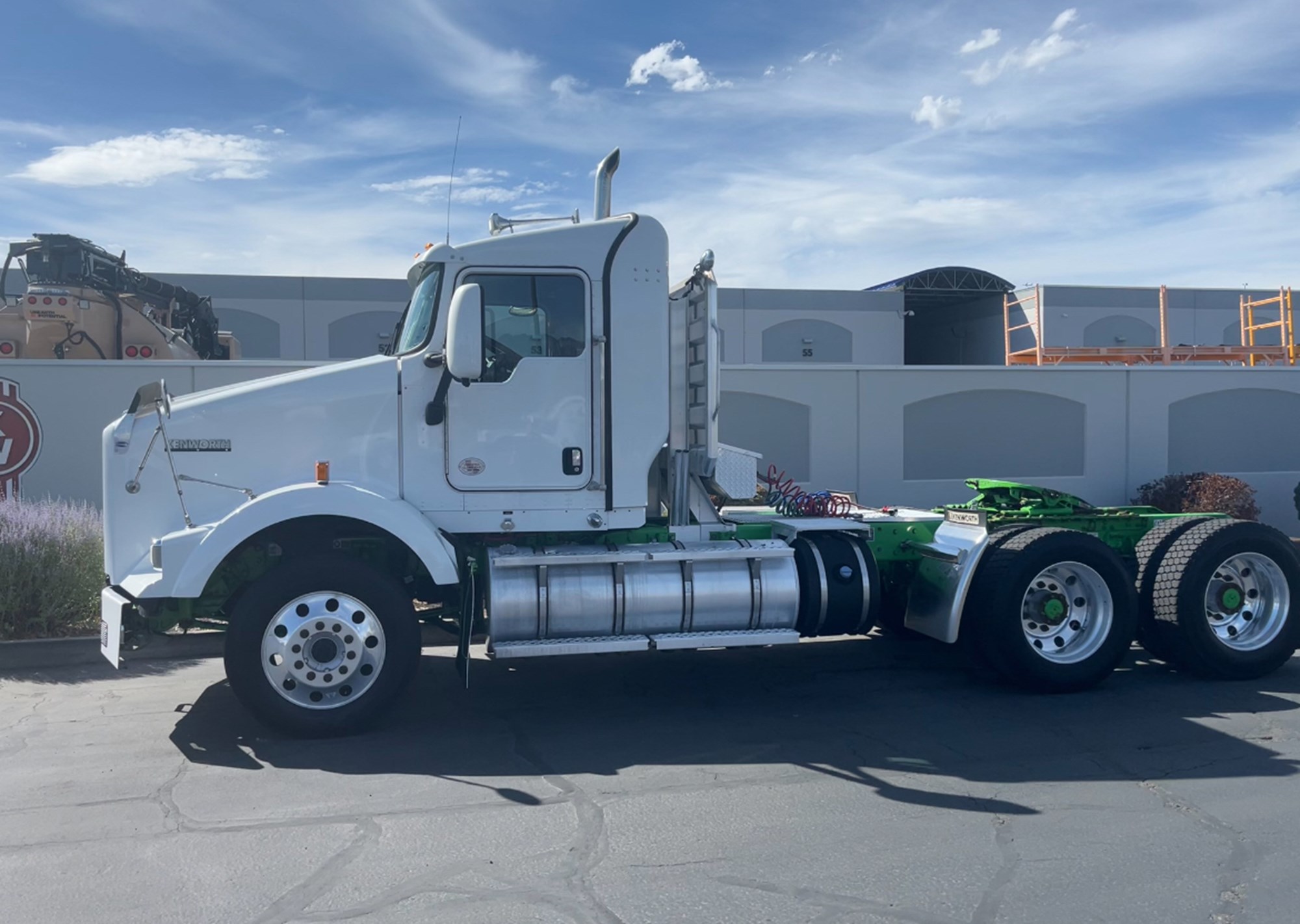 2018 Kenworth T800 - image 1 of 6