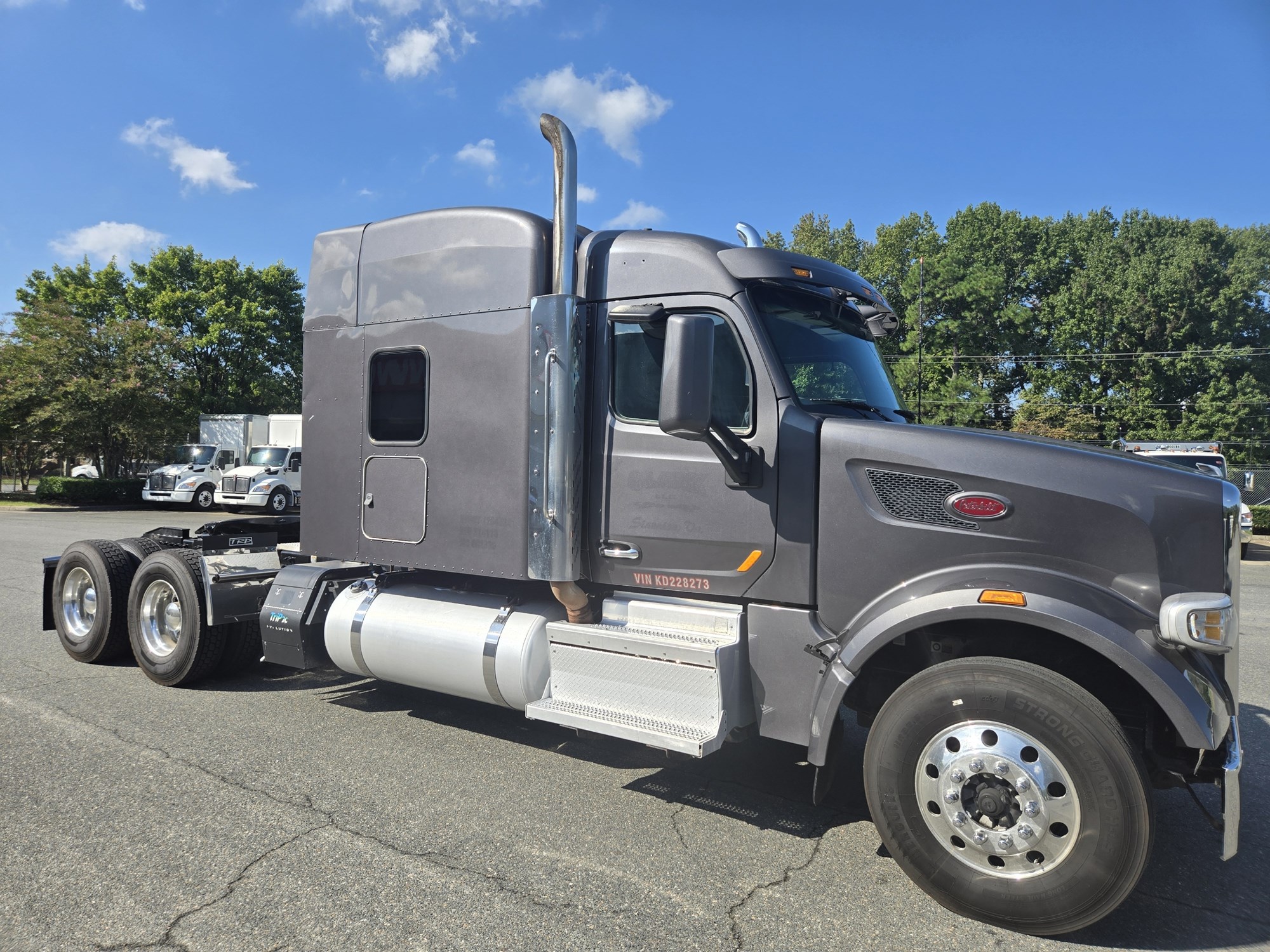 2019 Peterbilt 567 - image 2 of 6