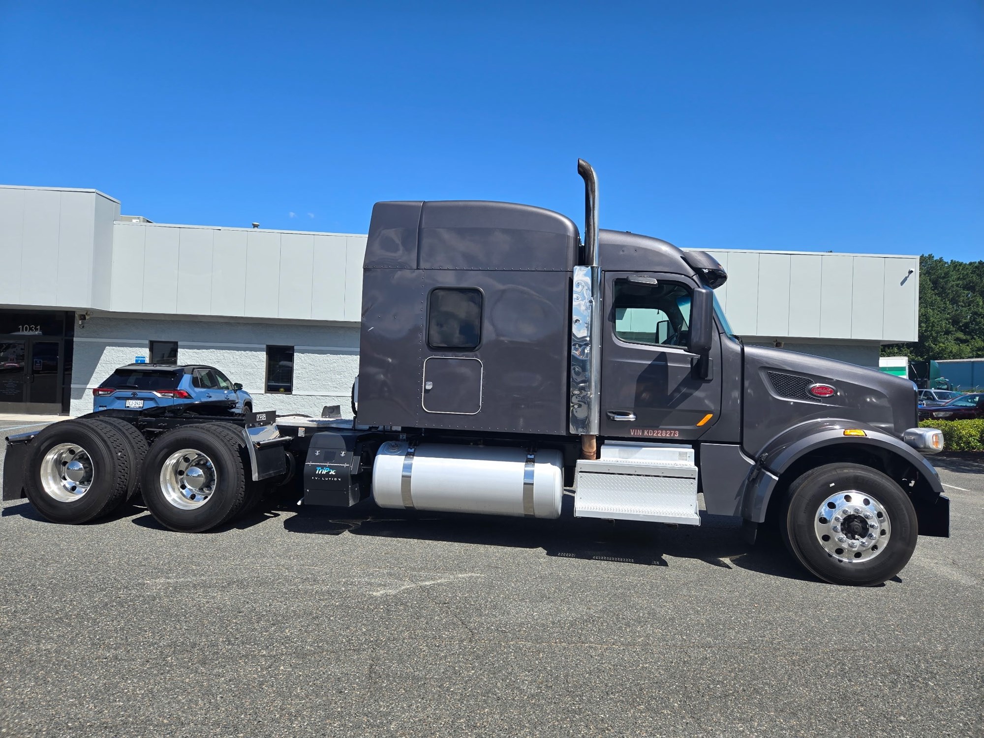 2019 Peterbilt 567 - image 4 of 6