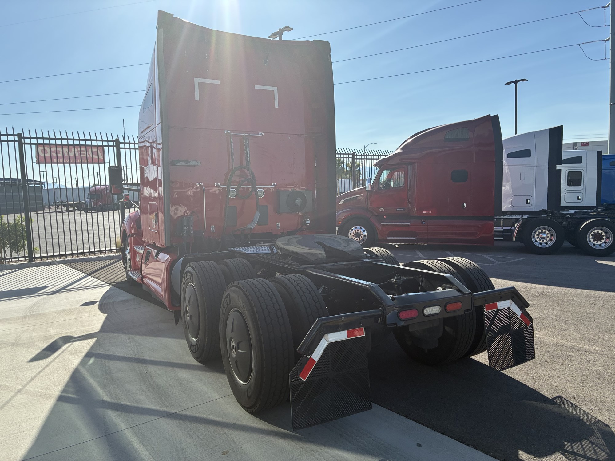 2019 Kenworth T680 - image 5