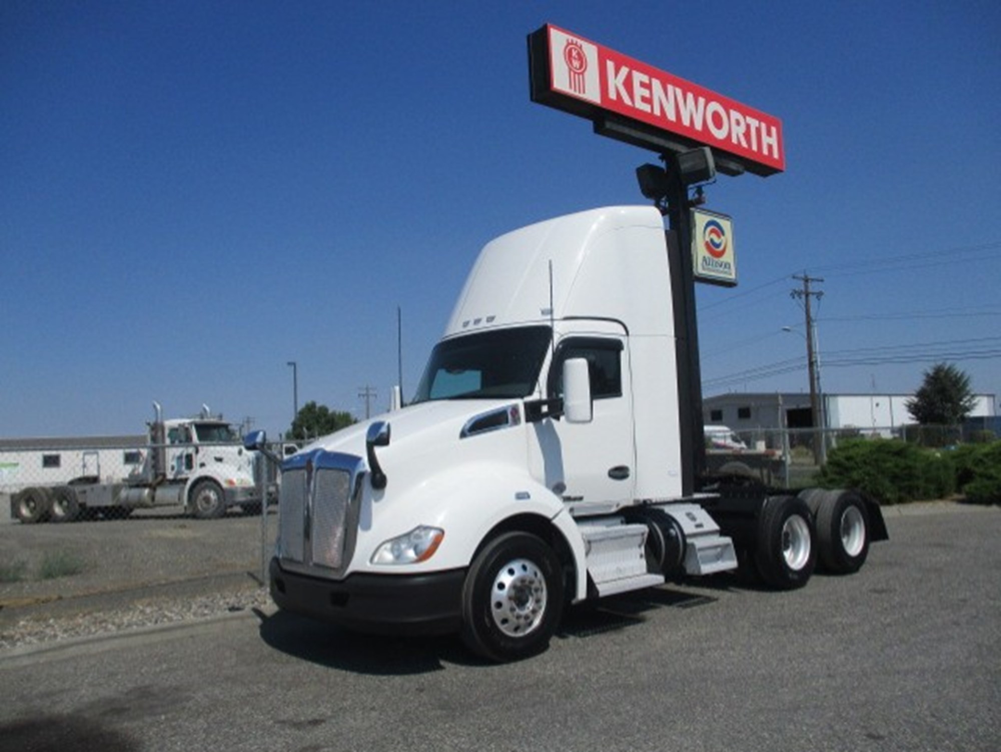 2019 Kenworth T680 - image 1 of 6