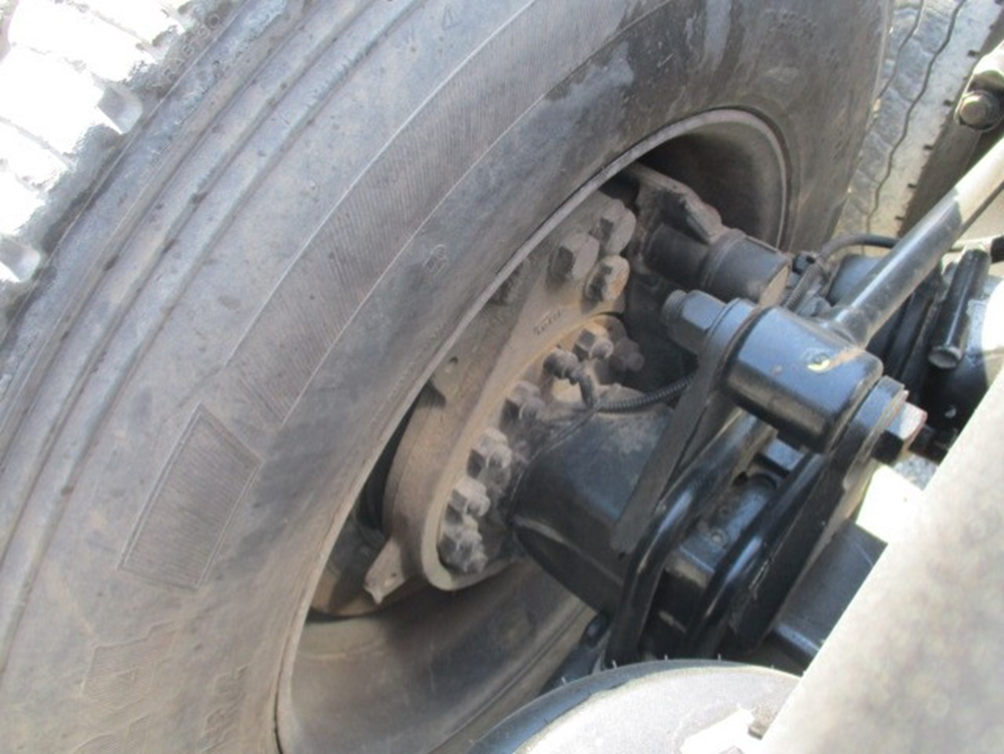 2019 Kenworth T680 - image 5 of 6