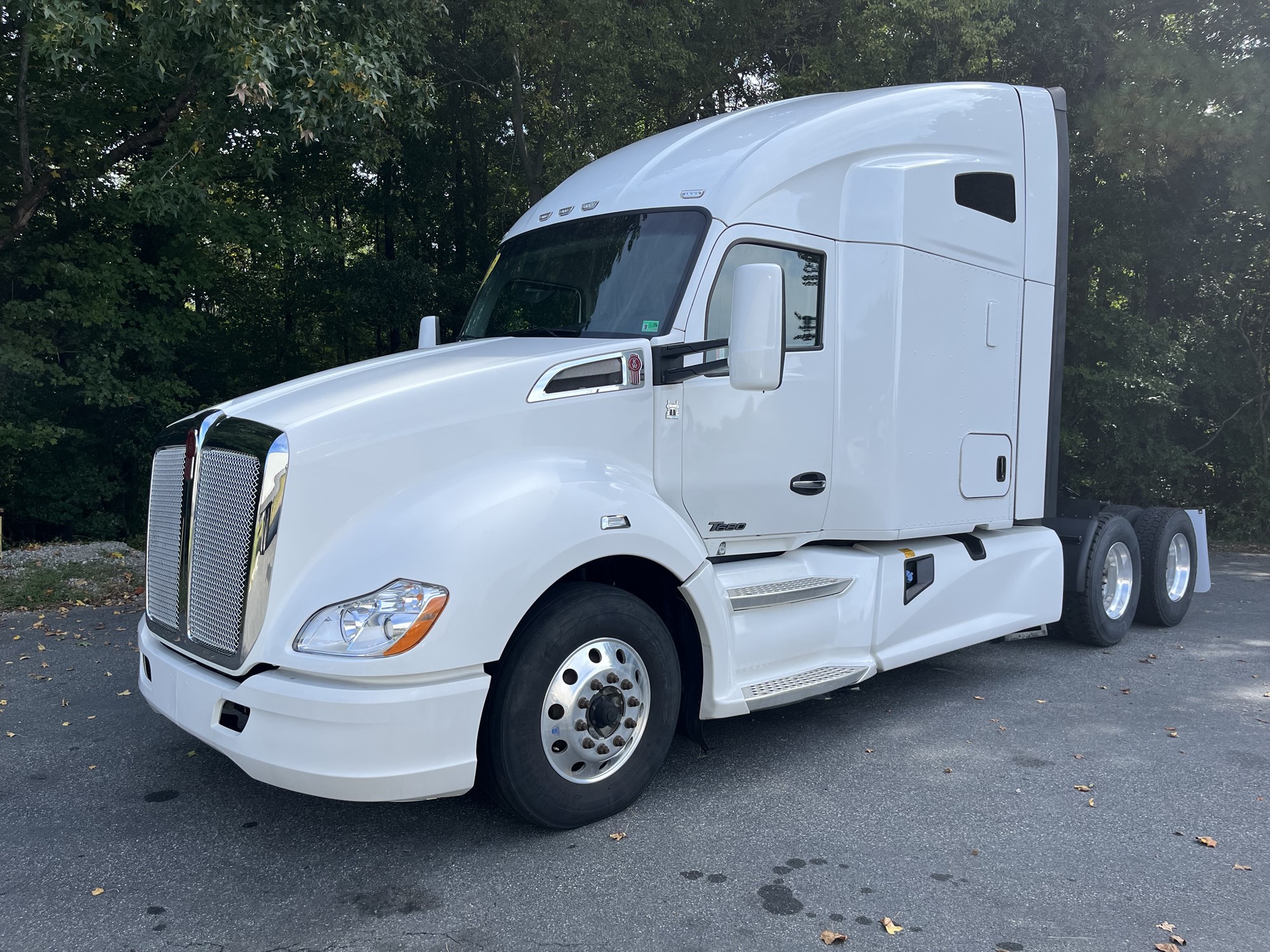 2020 Kenworth T680 - image 1 of 6