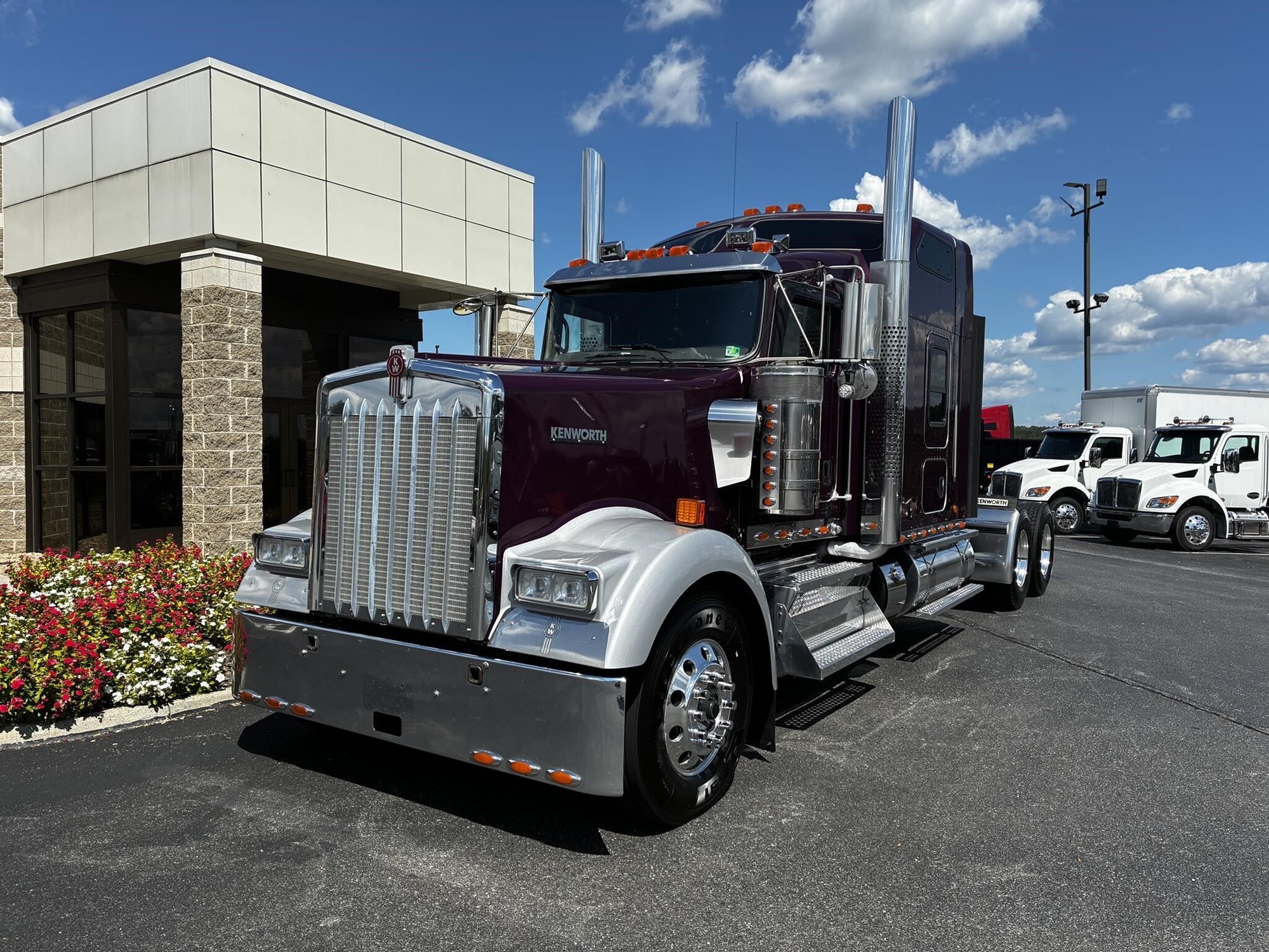2020 Kenworth W900L - image 1 of 6