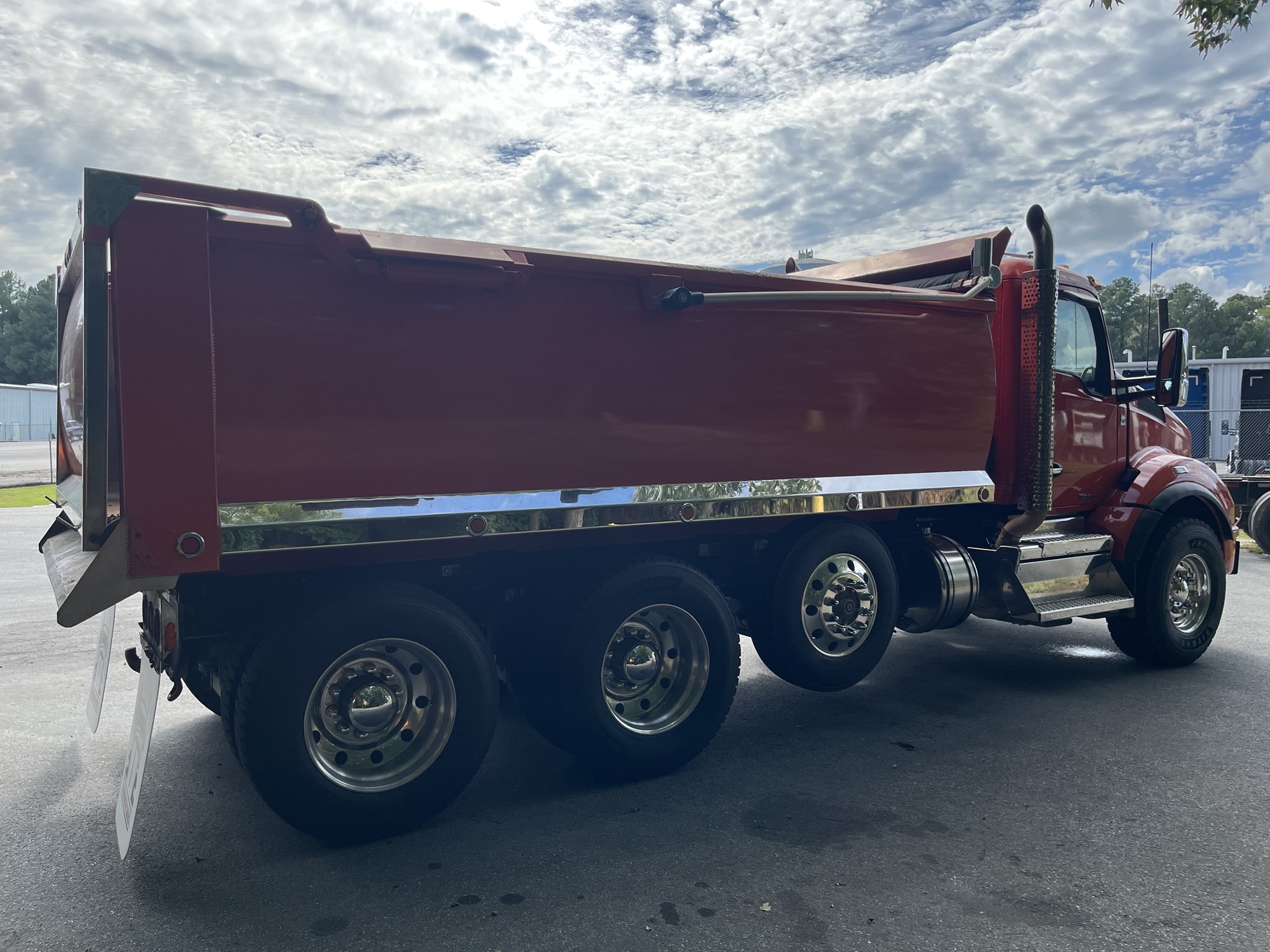 2020 Kenworth T880 - image 4 of 6