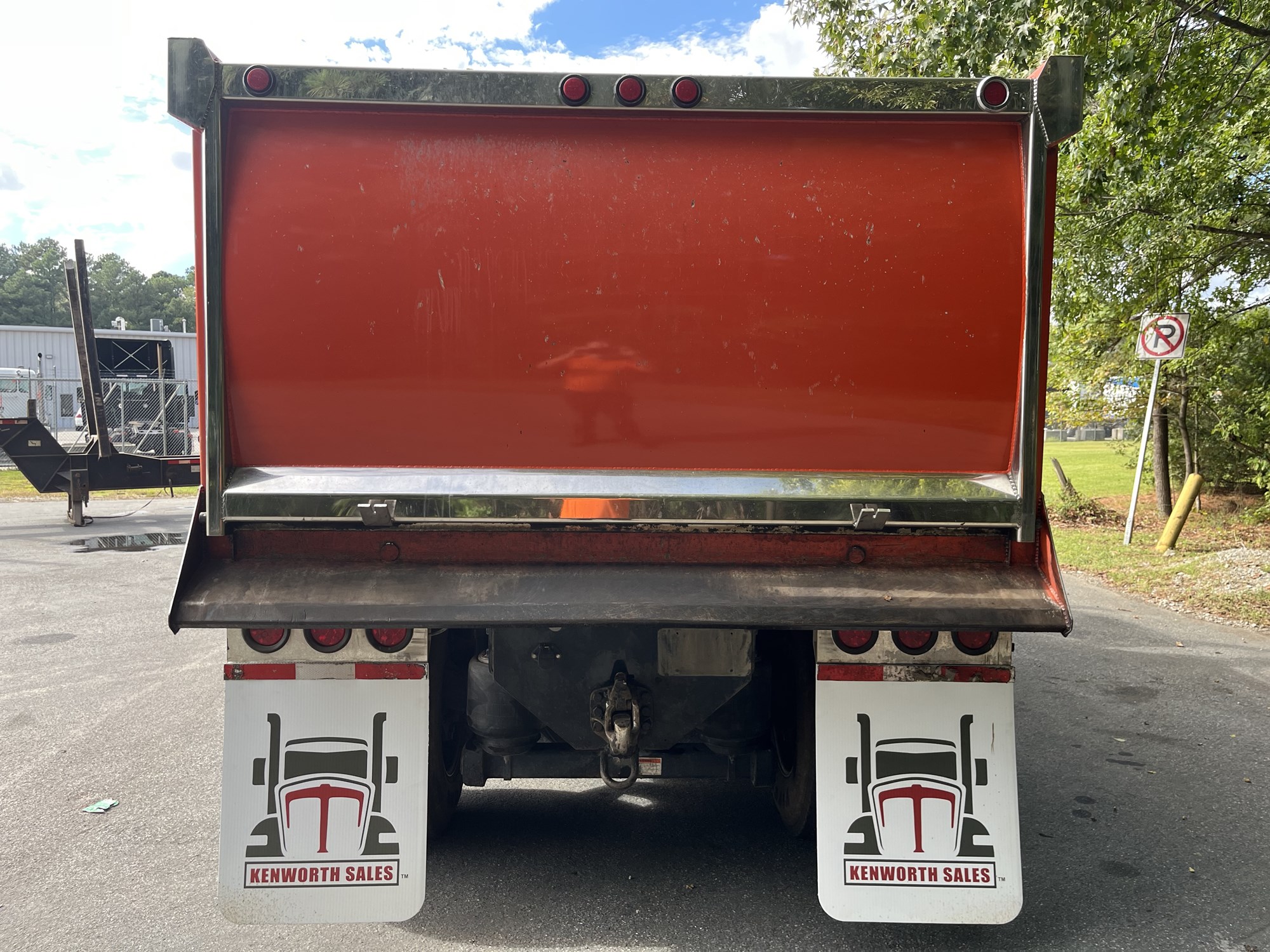 2020 Kenworth T880 - image 5 of 6