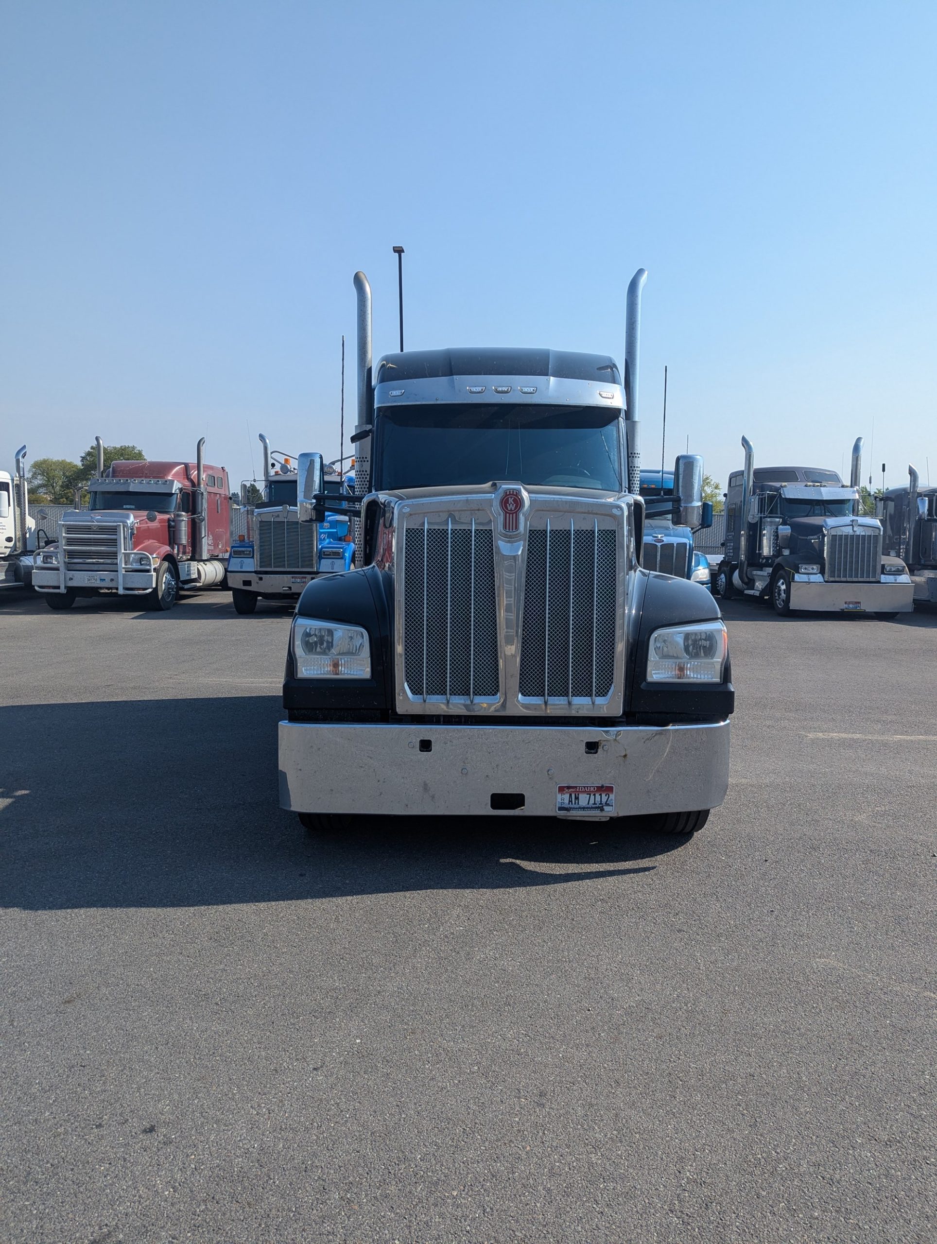 2020 Kenworth W990 - image 2 of 5