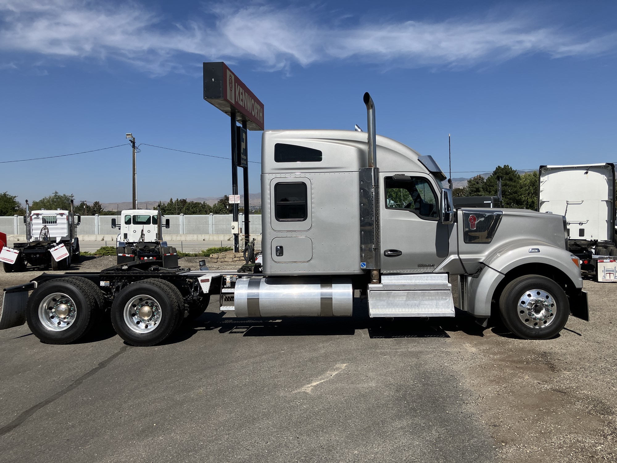2020 Kenworth W990 - image 6 of 6