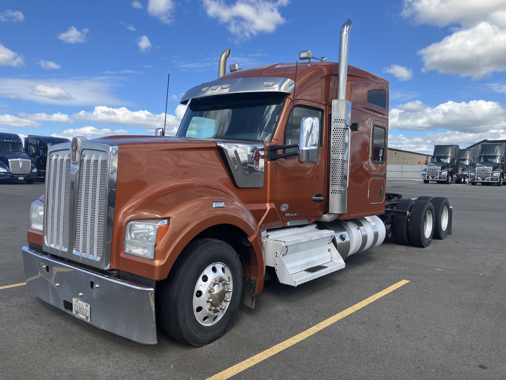 2020 Kenworth W990 - image 1 of 6