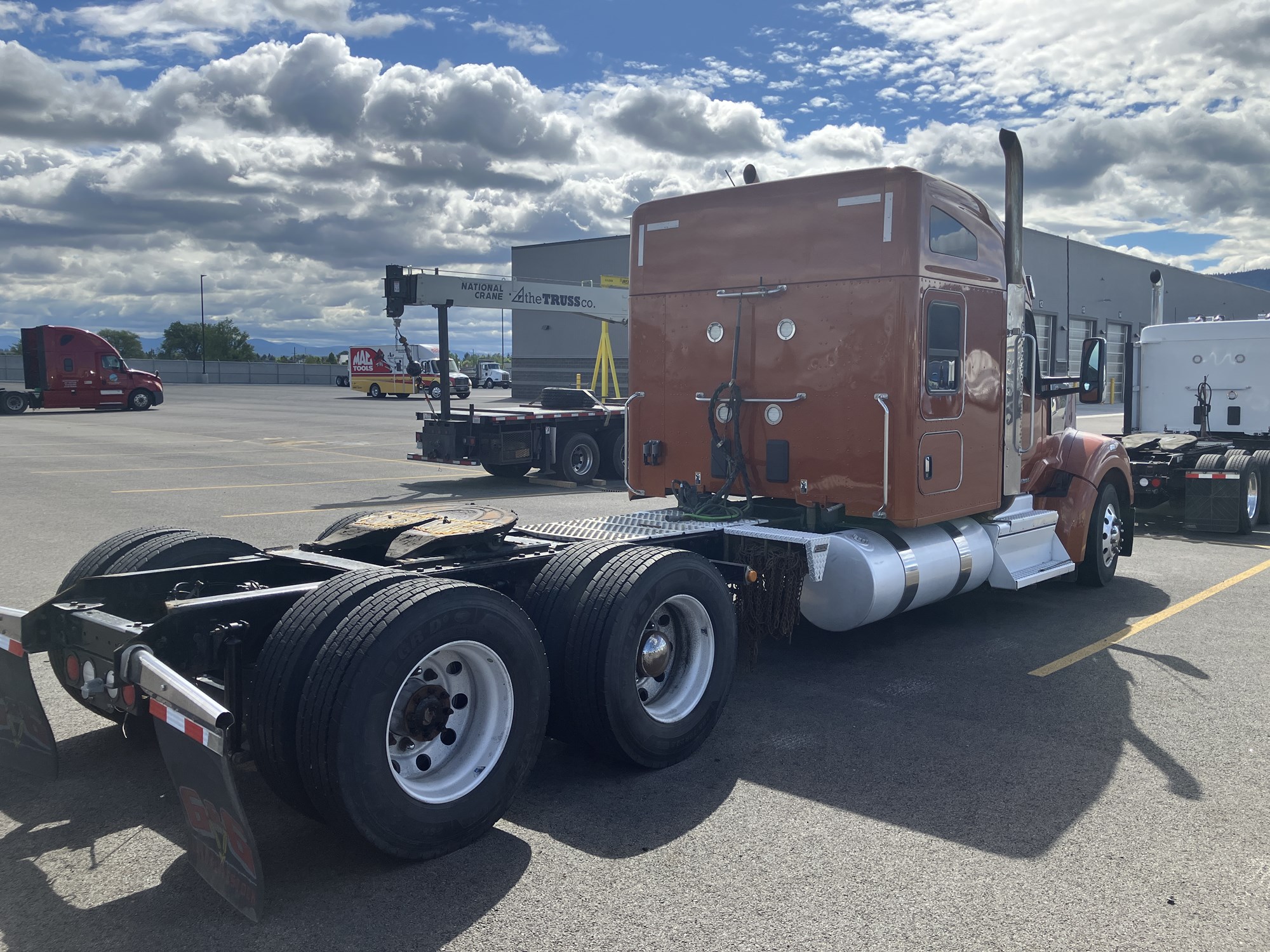 2020 Kenworth W990 - image 5 of 6