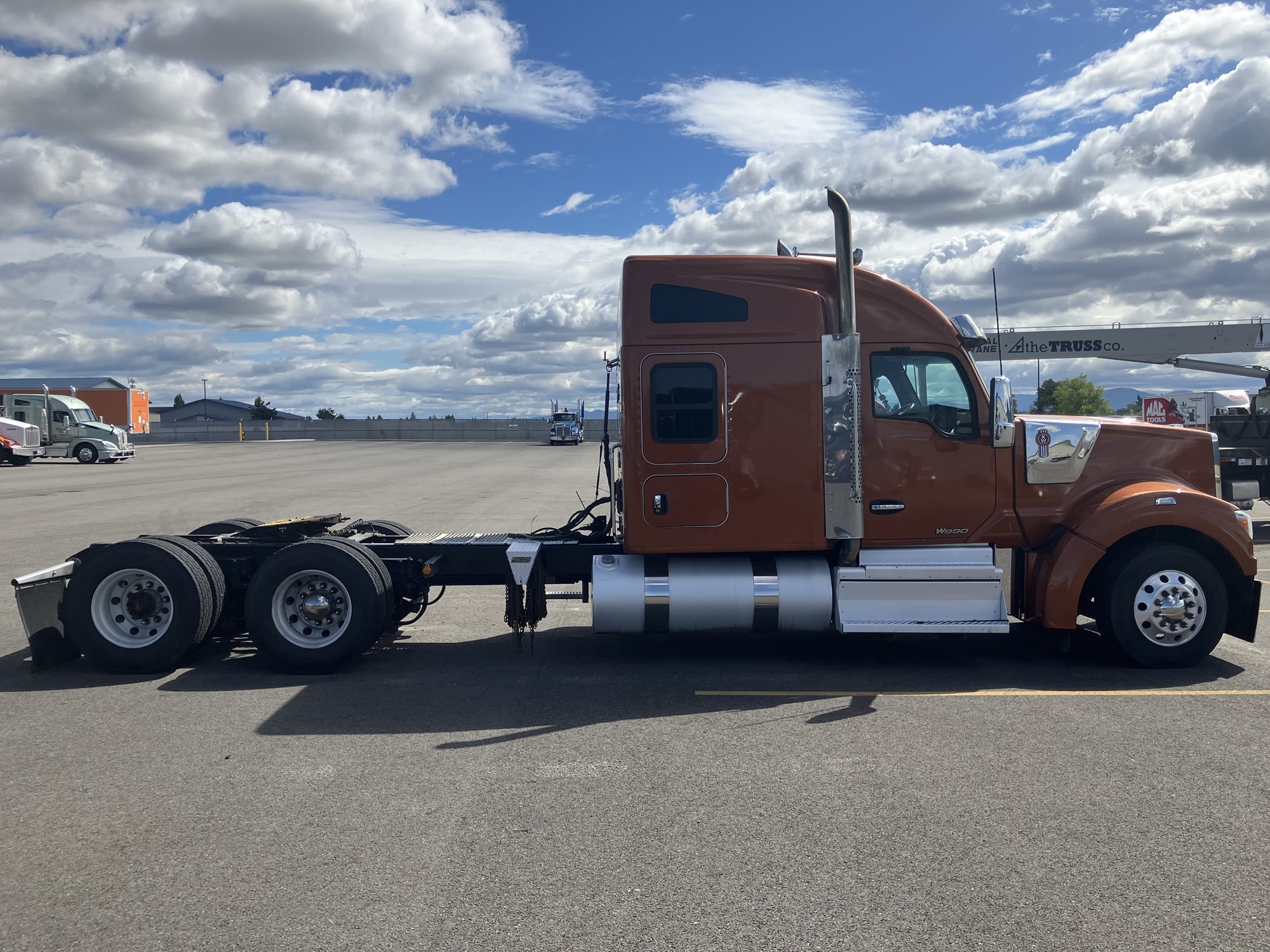 2020 Kenworth W990 - image 6 of 6