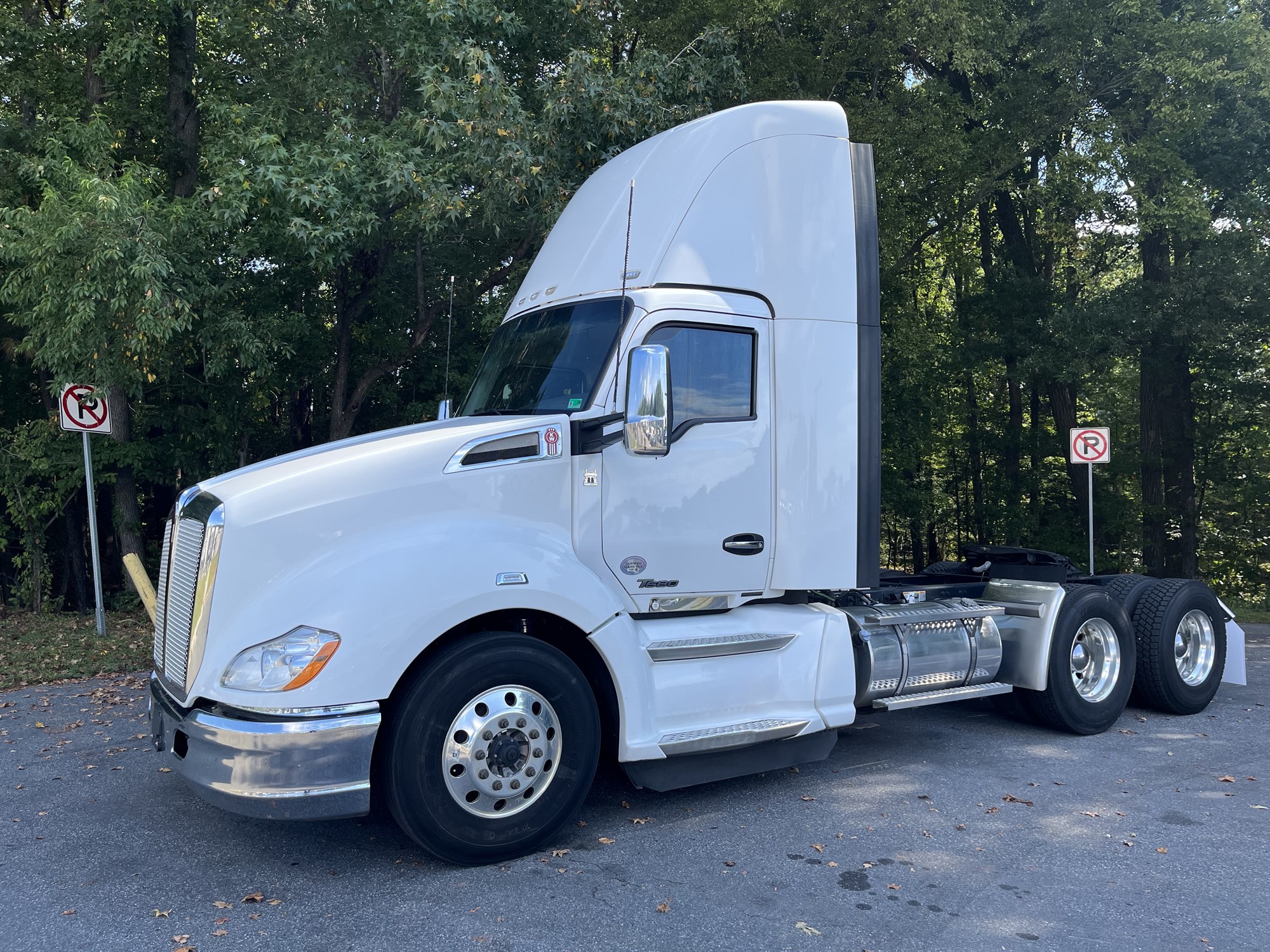 2020 Kenworth T680 - image 1 of 6