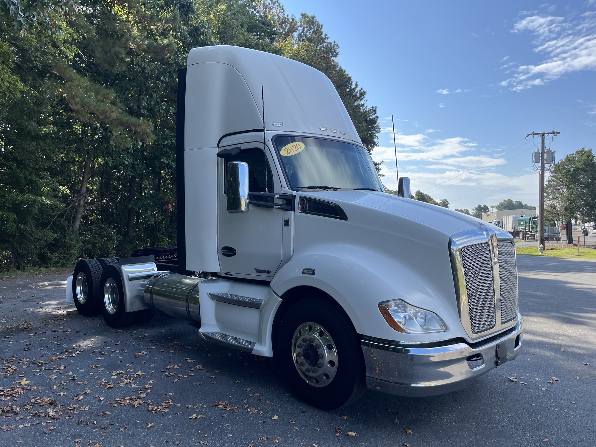 2020 Kenworth T680 - image 3 of 6