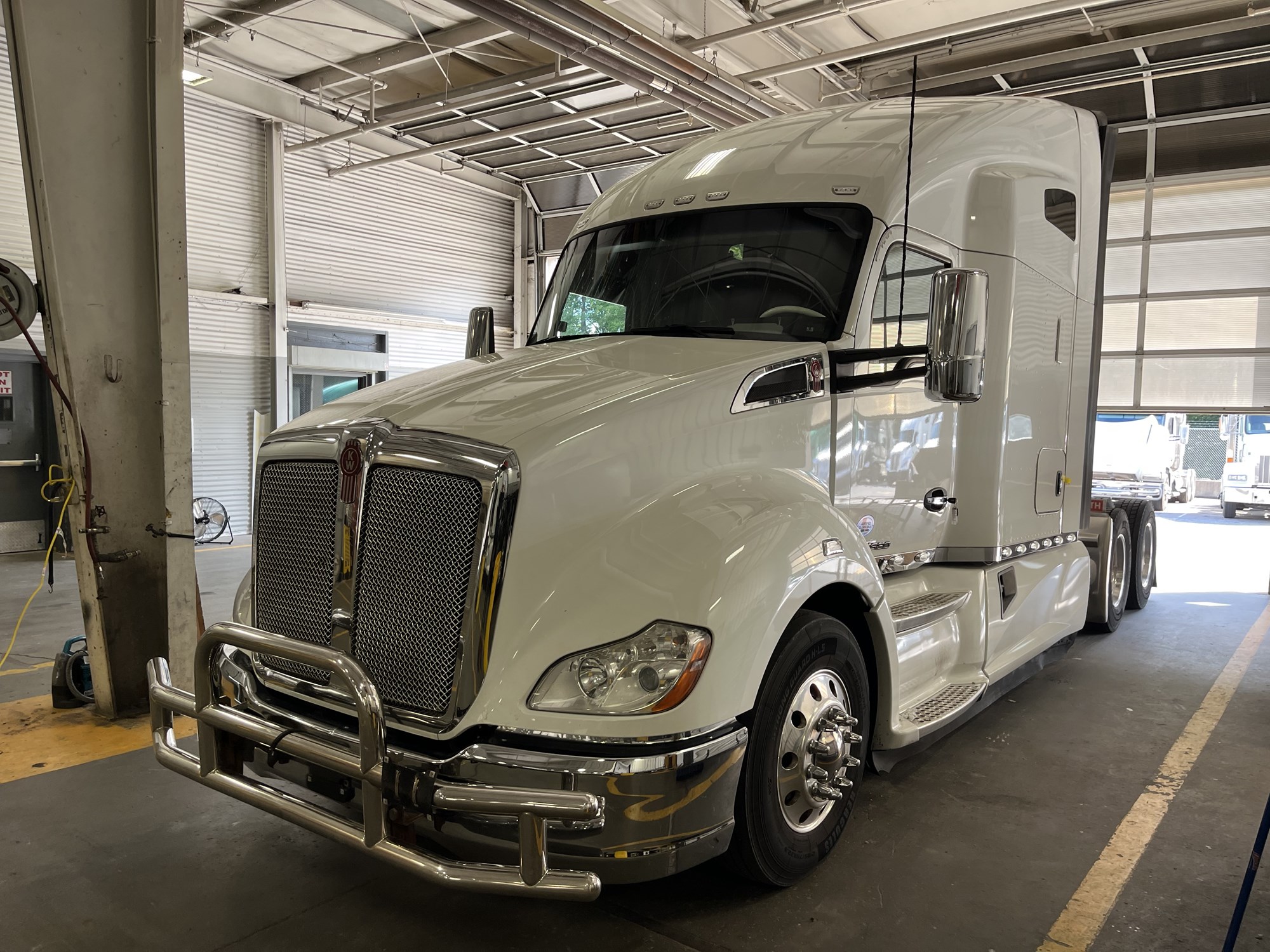2020 Kenworth T680 - image 1 of 1