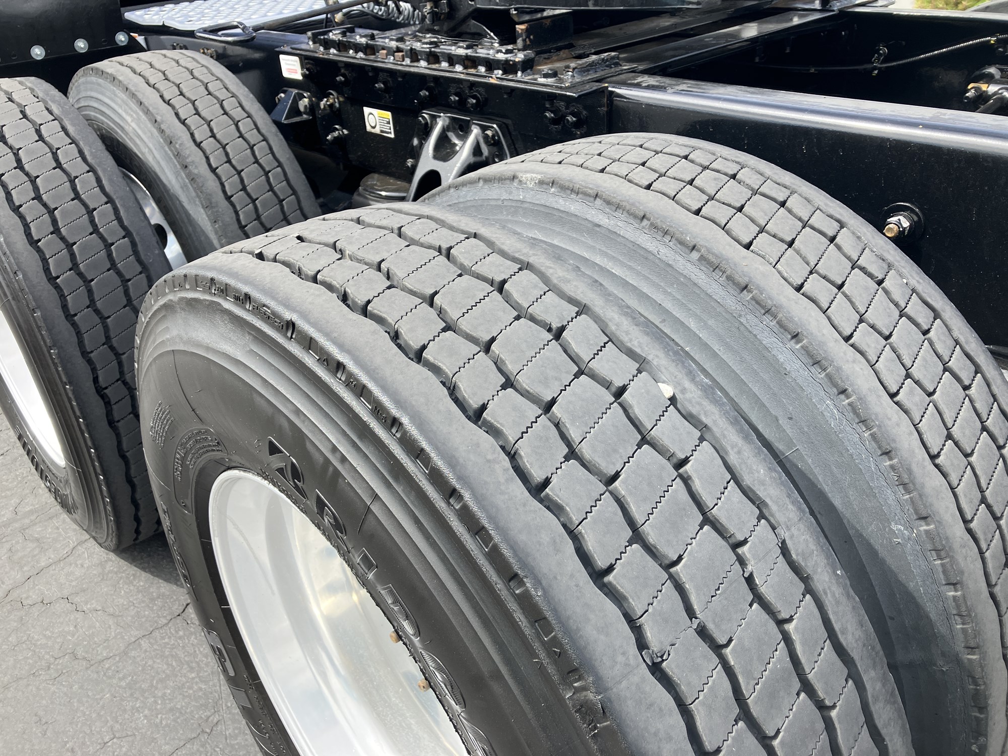 2021 Kenworth T680 - image 5 of 6