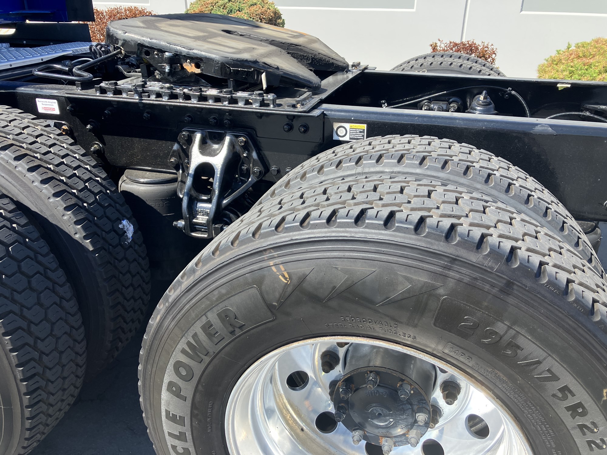 2021 Kenworth T680 - image 5 of 6