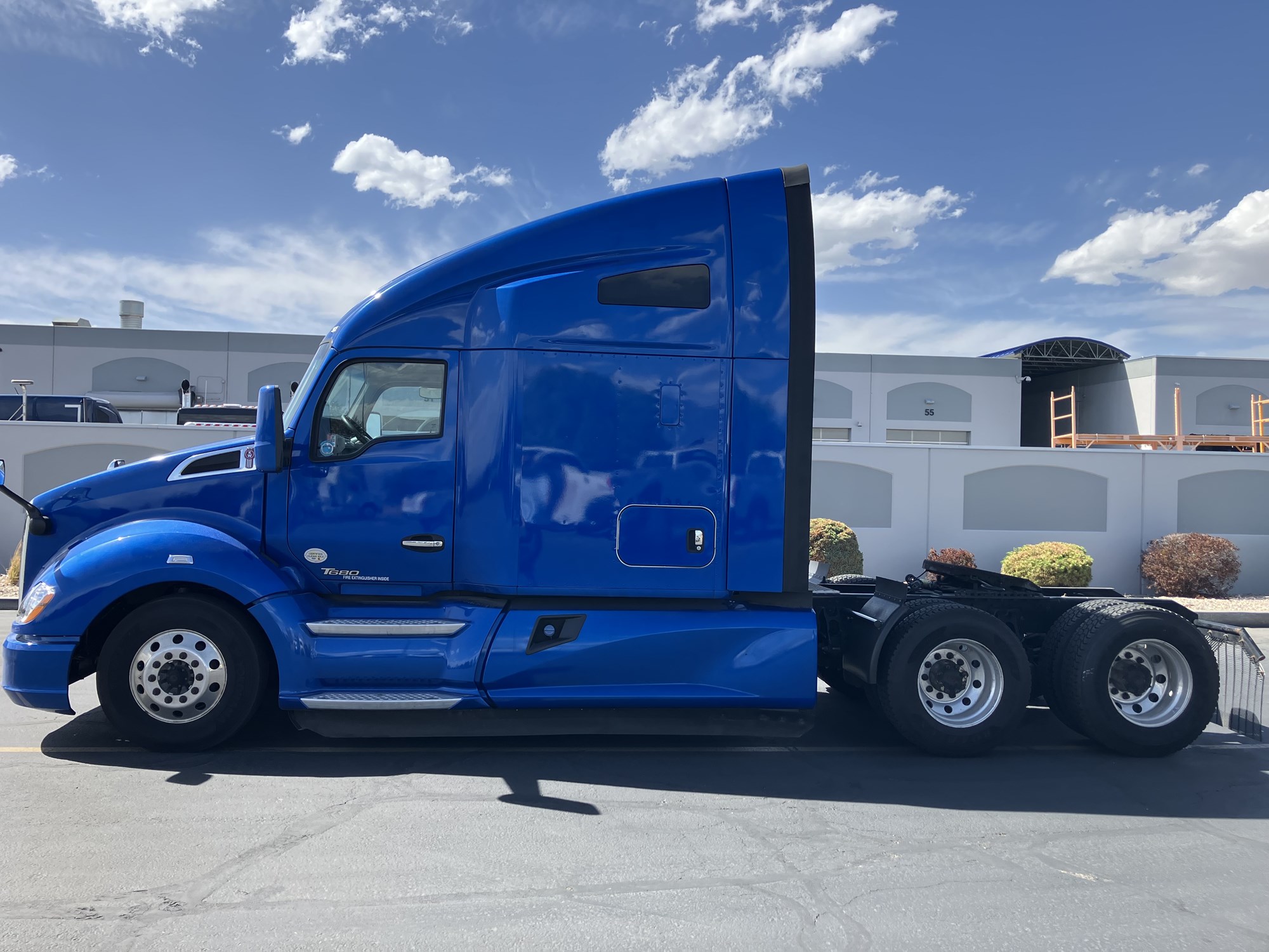 2021 Kenworth T680 - image 1 of 6