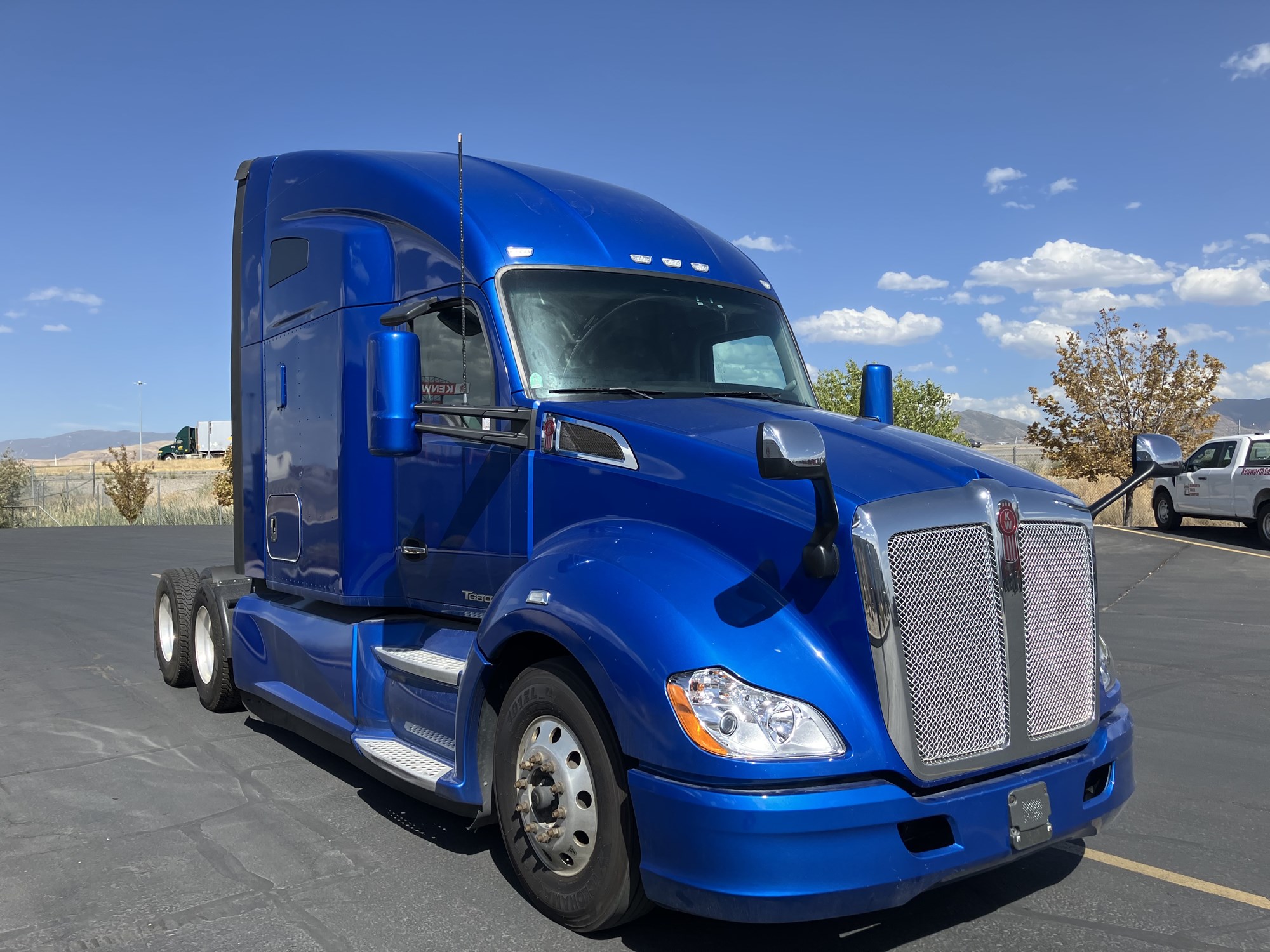 2021 Kenworth T680 - image 4 of 6
