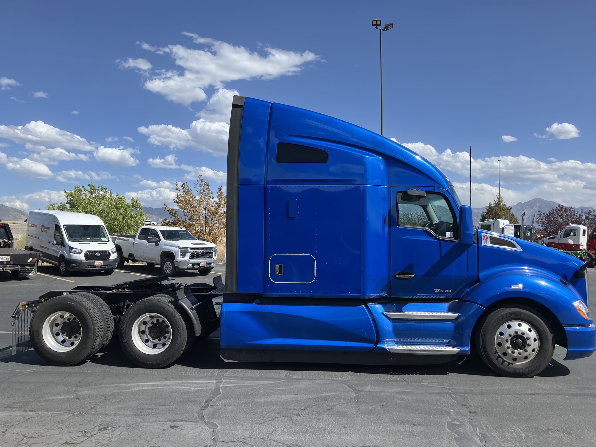 2021 Kenworth T680 - image 5 of 6
