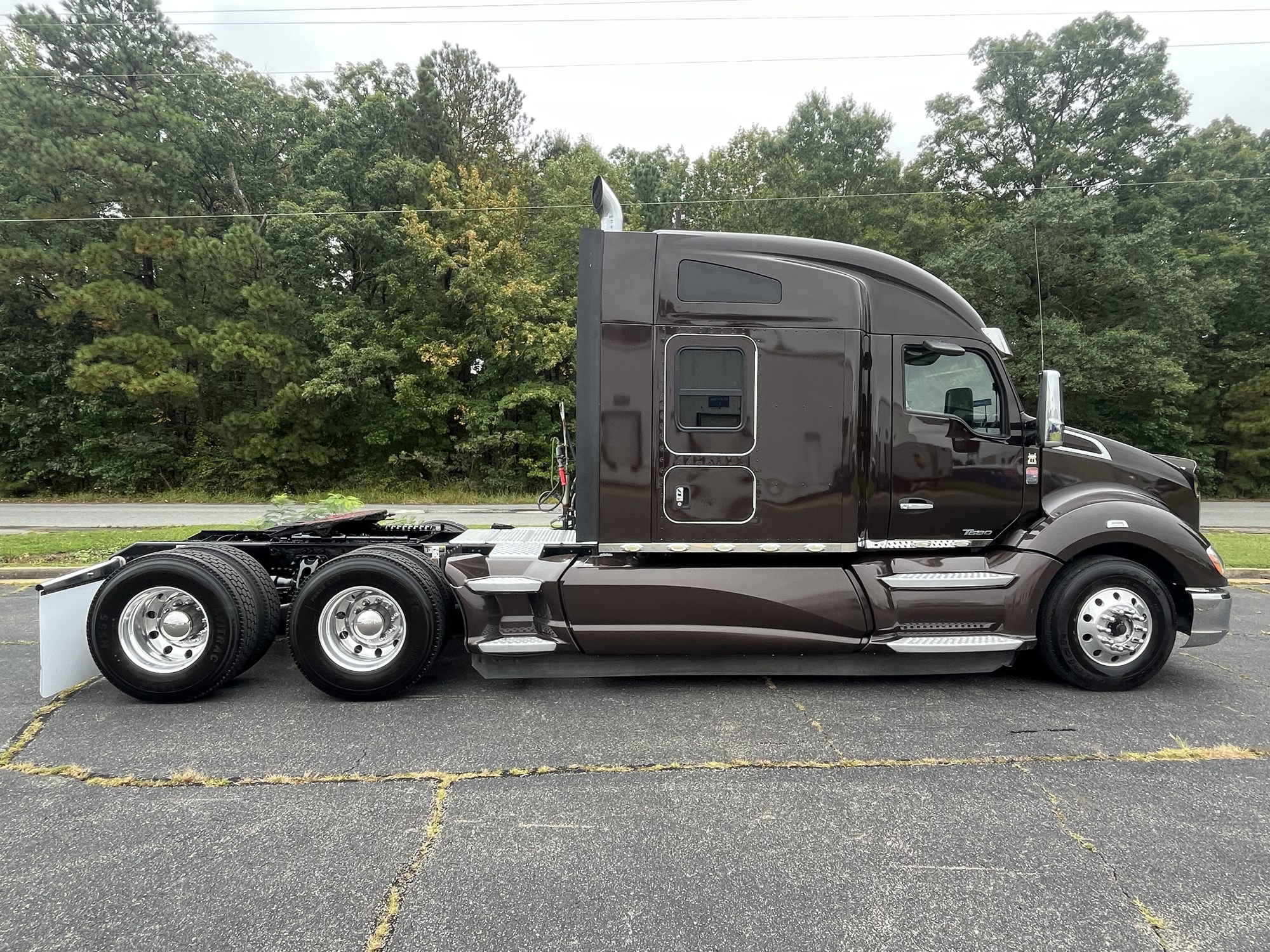 2021 Kenworth T680 - image 4 of 6