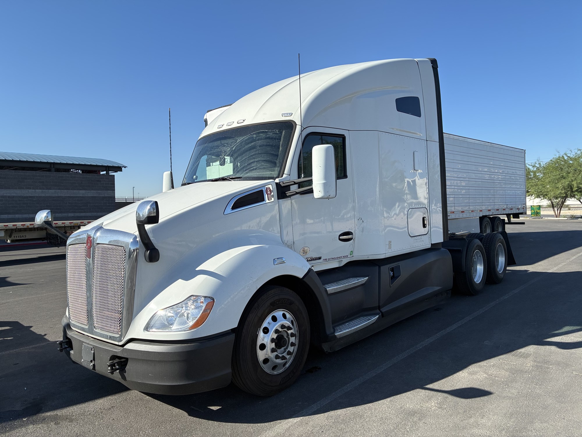 2021 Kenworth T680 - image 3 of 6