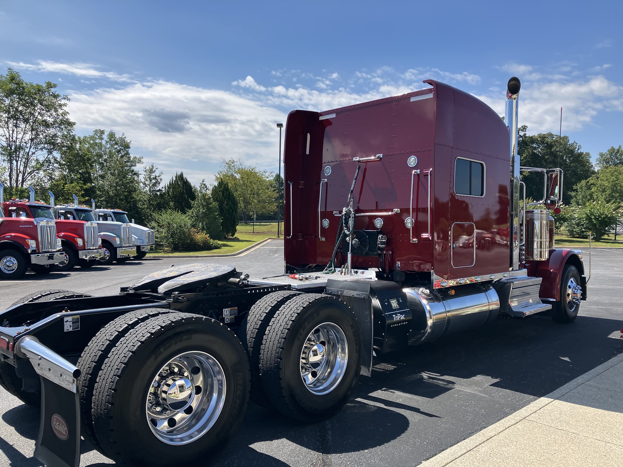 2022 Peterbilt 389 - image 6 of 6