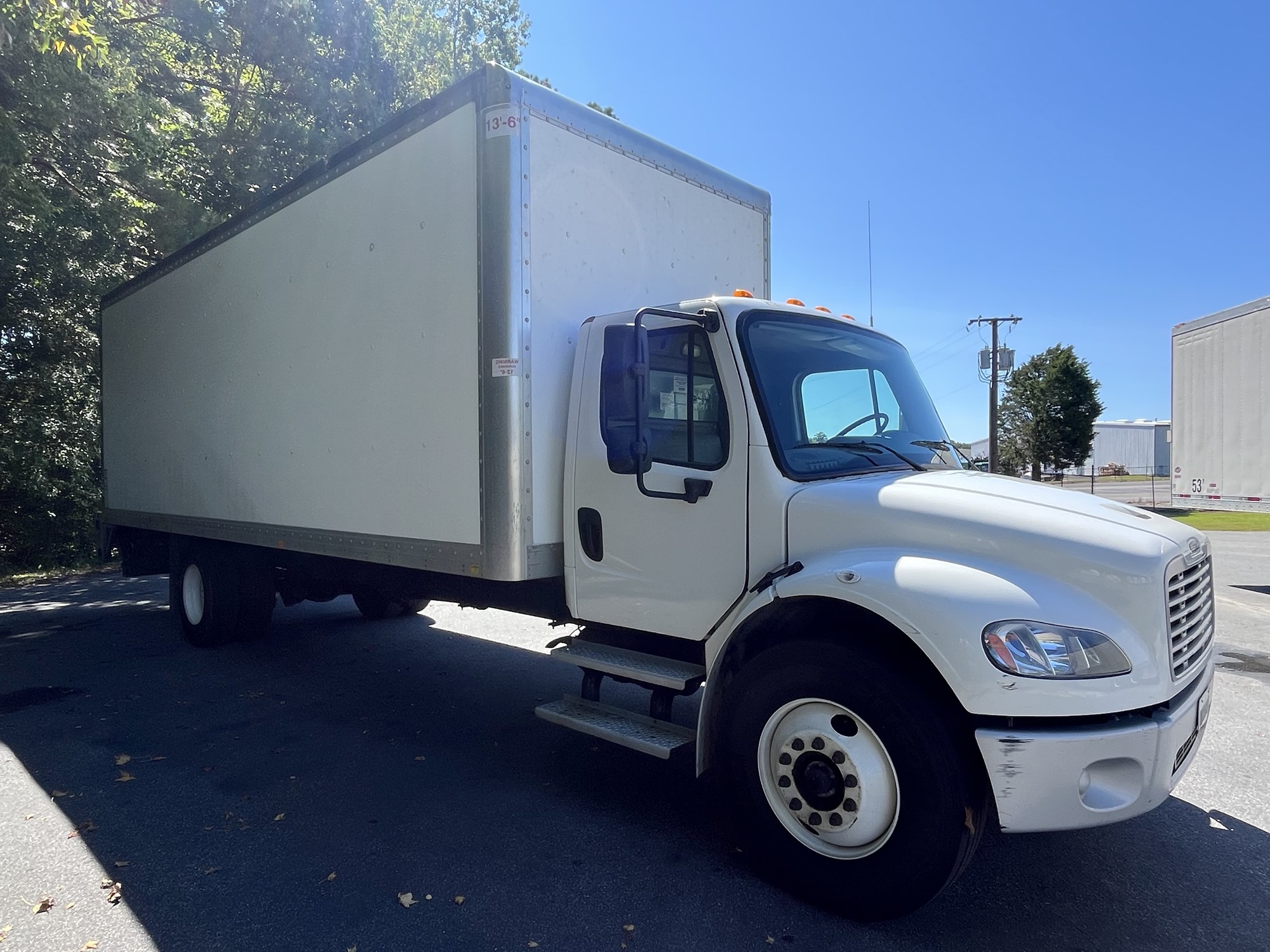 2022 Freightliner M2 - image 3 of 6