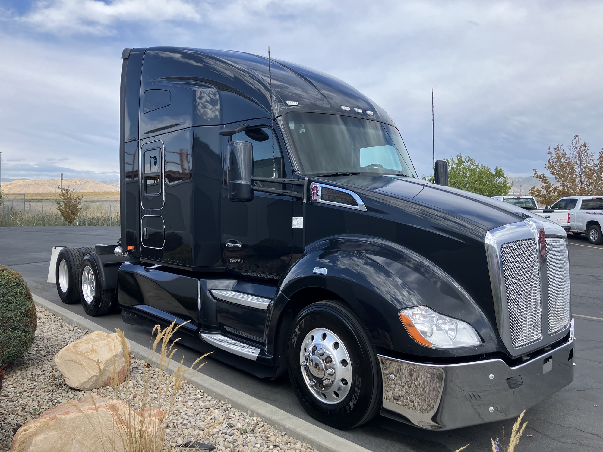 2022 Kenworth T680 - image 4 of 6