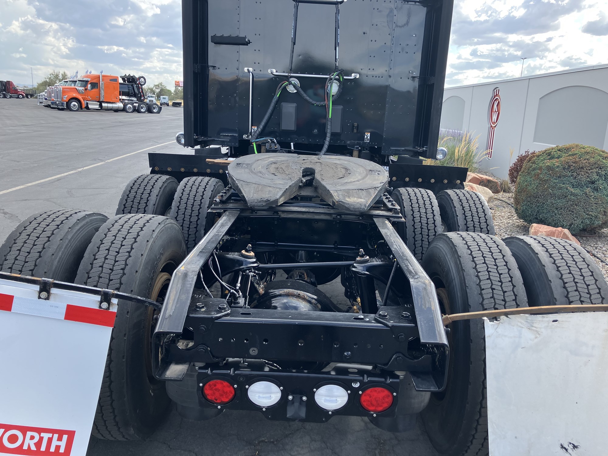 2022 Kenworth T680 - image 6 of 6