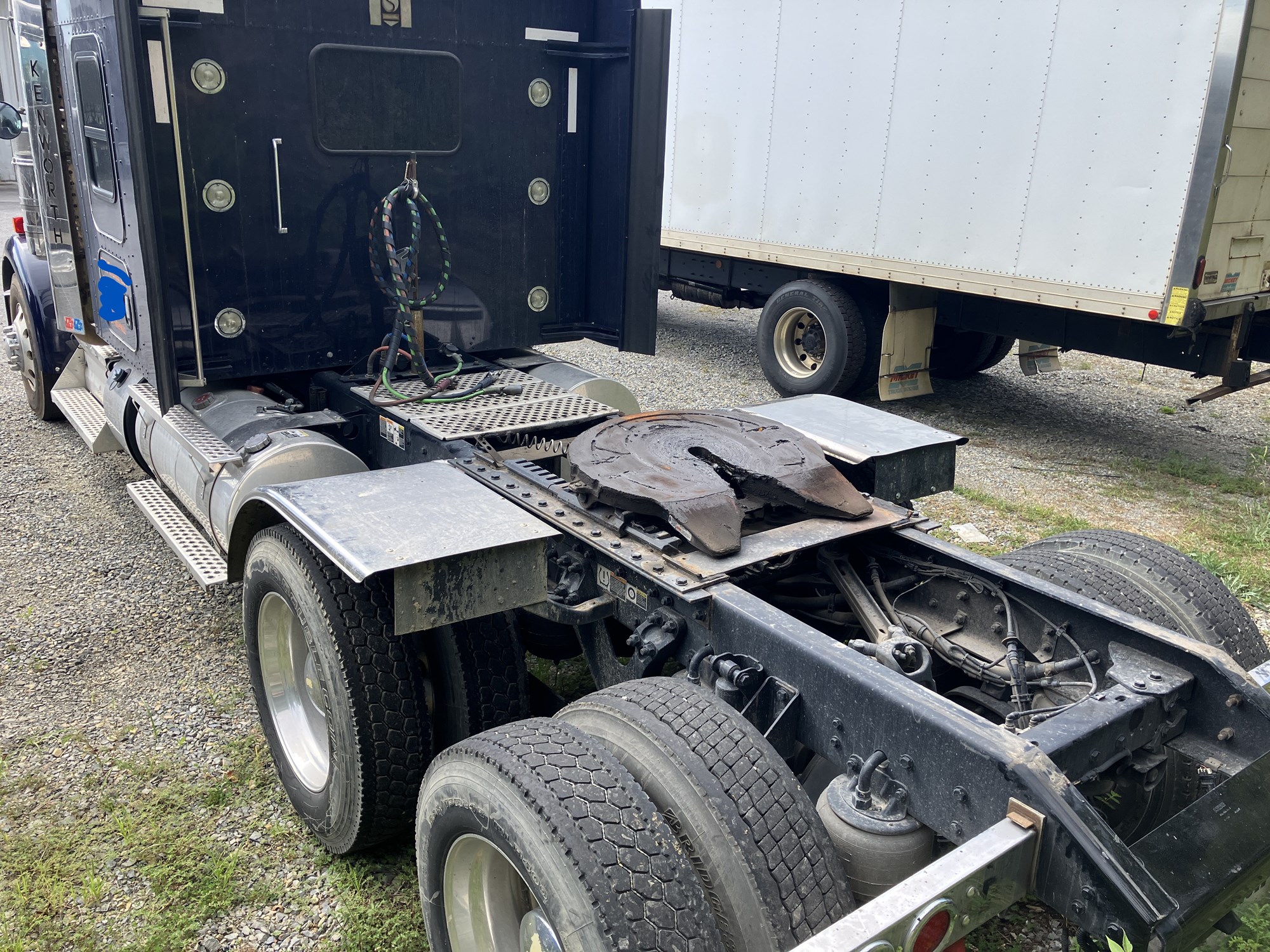 2022 Kenworth W900B - image 4 of 4