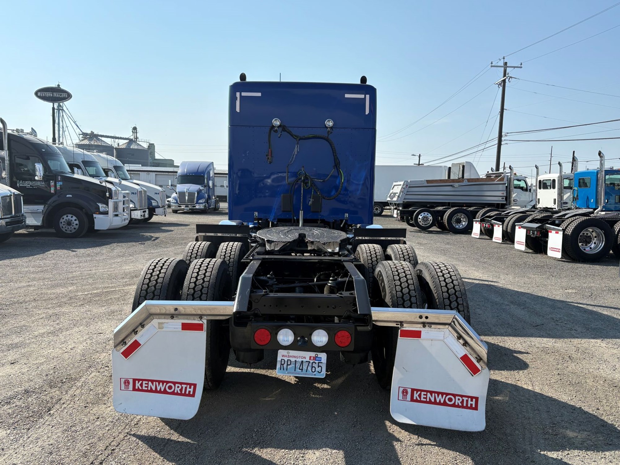 2023 Kenworth T880 - image 4 of 6