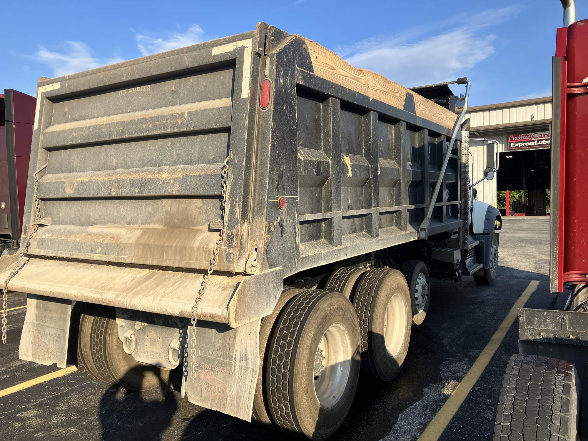 2023 Mack Granite - image 5 of 6