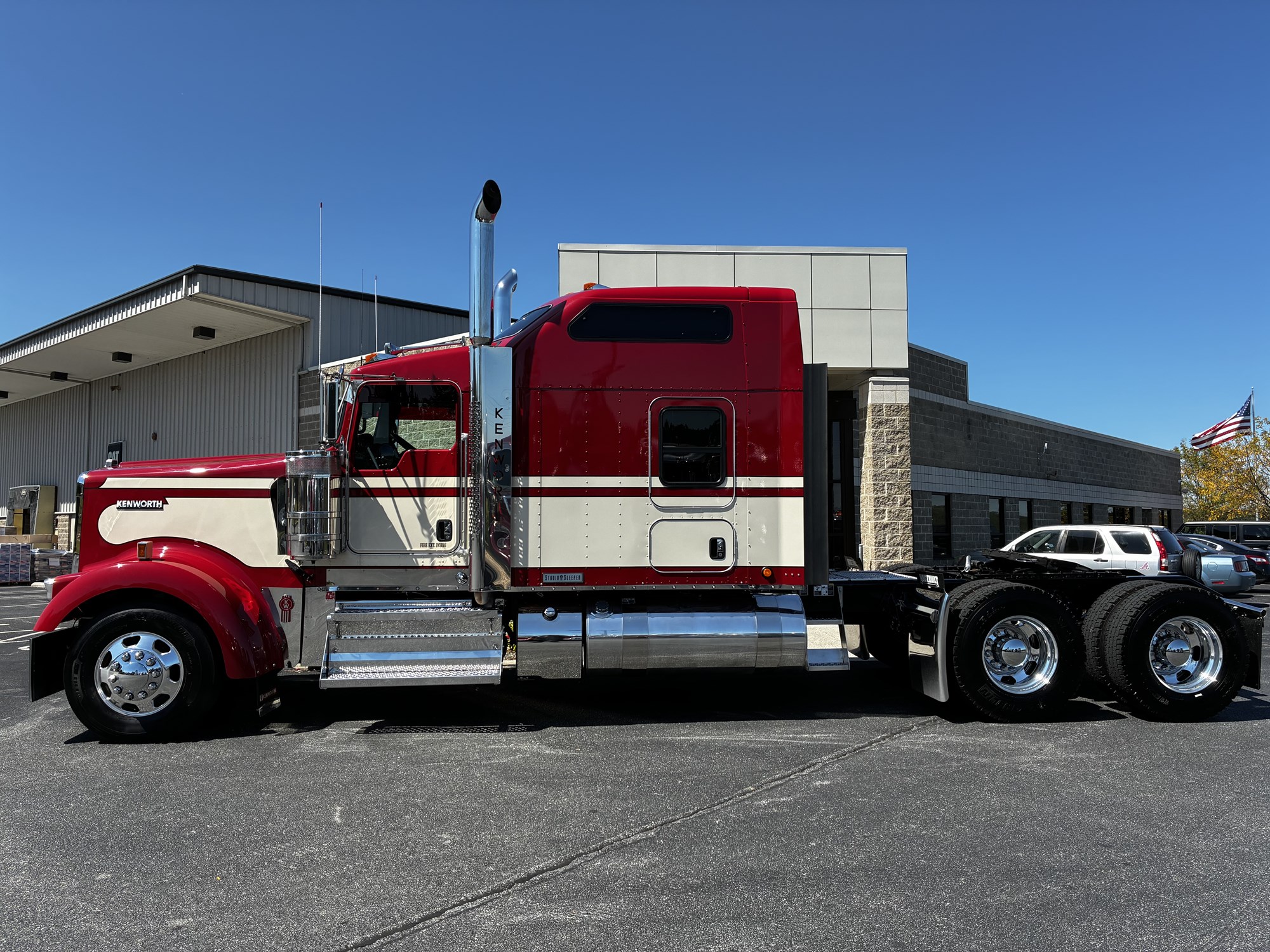 2023 Kenworth W900 - image 5 of 6