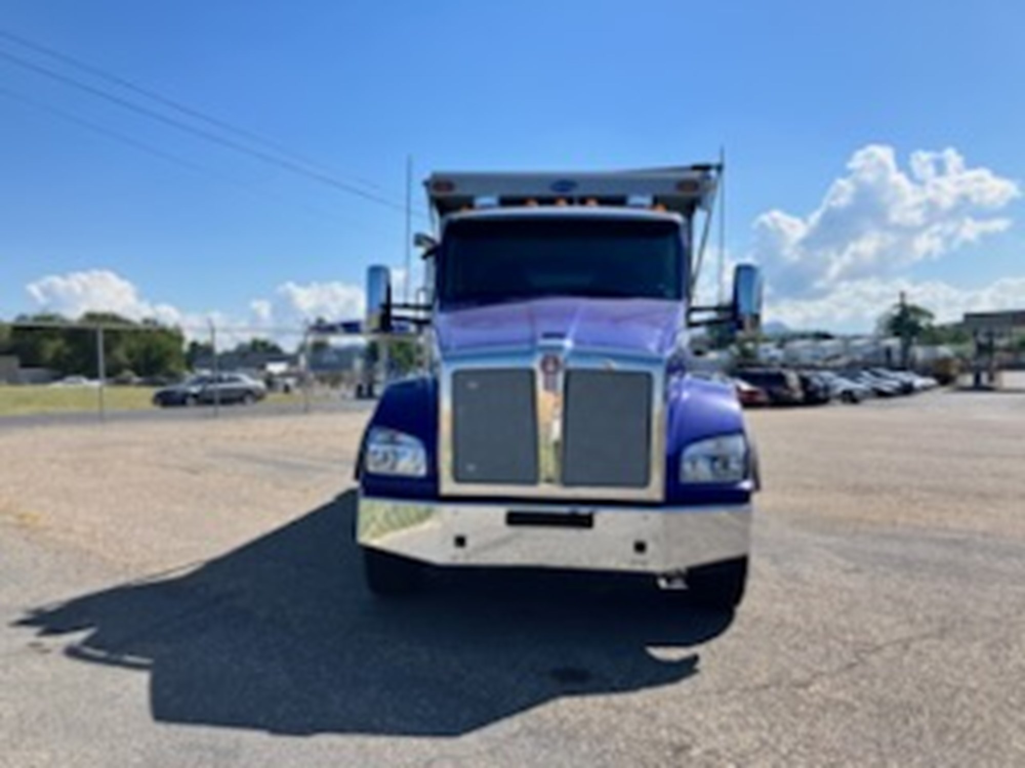 2024 Kenworth T880 2024 Kenworth T880 - image 2 of 6