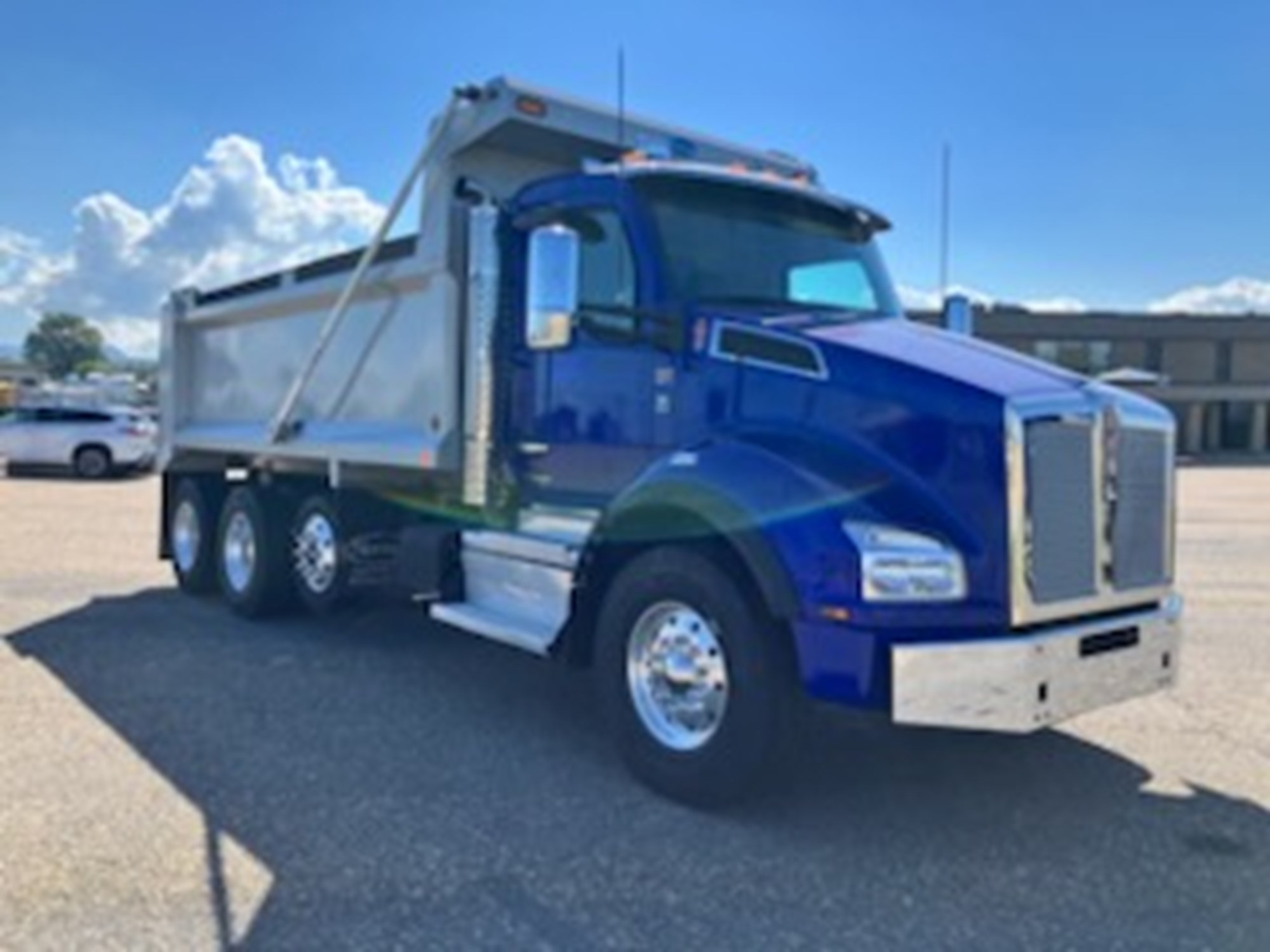 2024 Kenworth T880 2024 Kenworth T880 - image 3 of 6