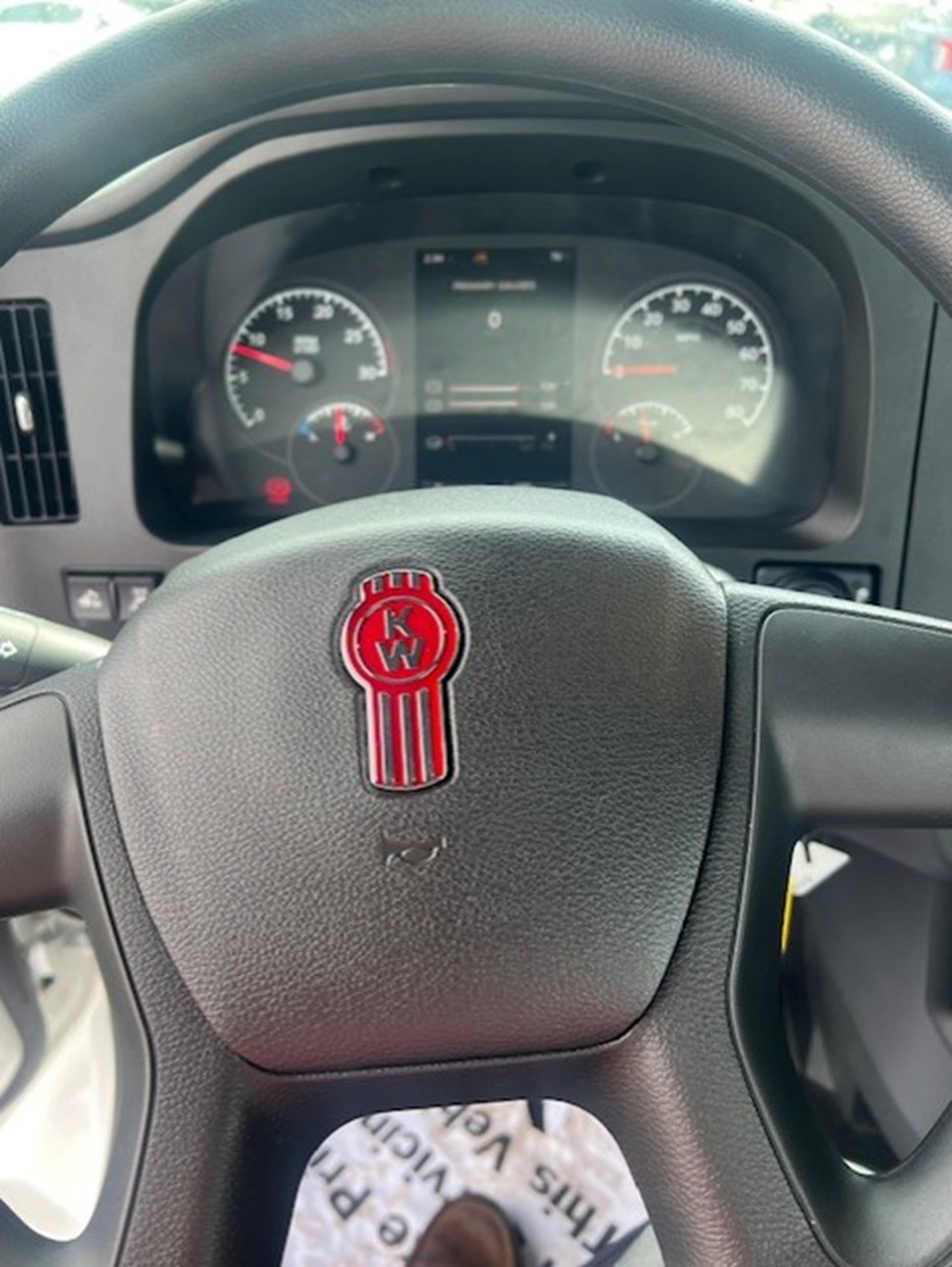 2025 Kenworth T480 - image 3