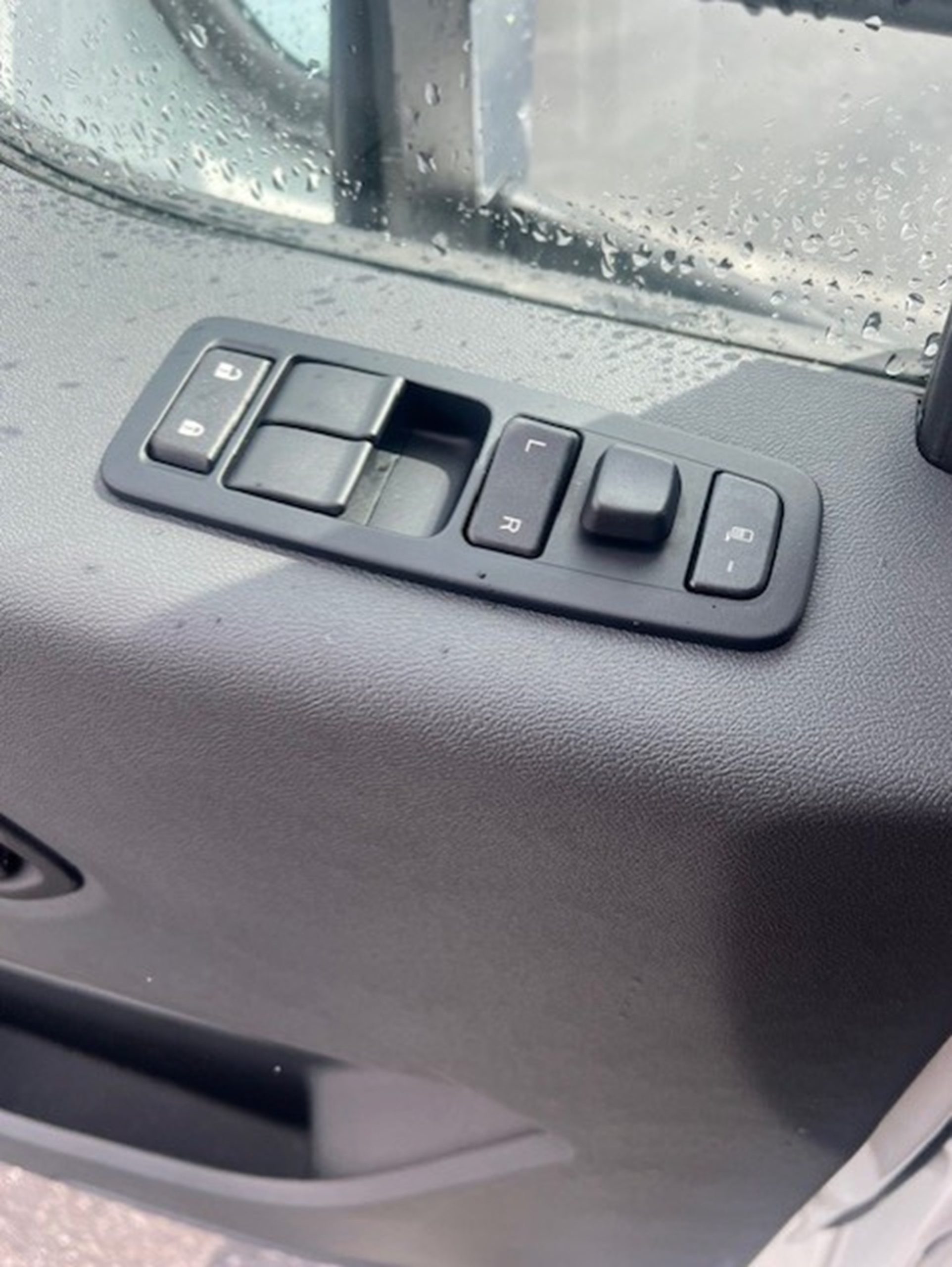 2025 Kenworth T480 - image 4