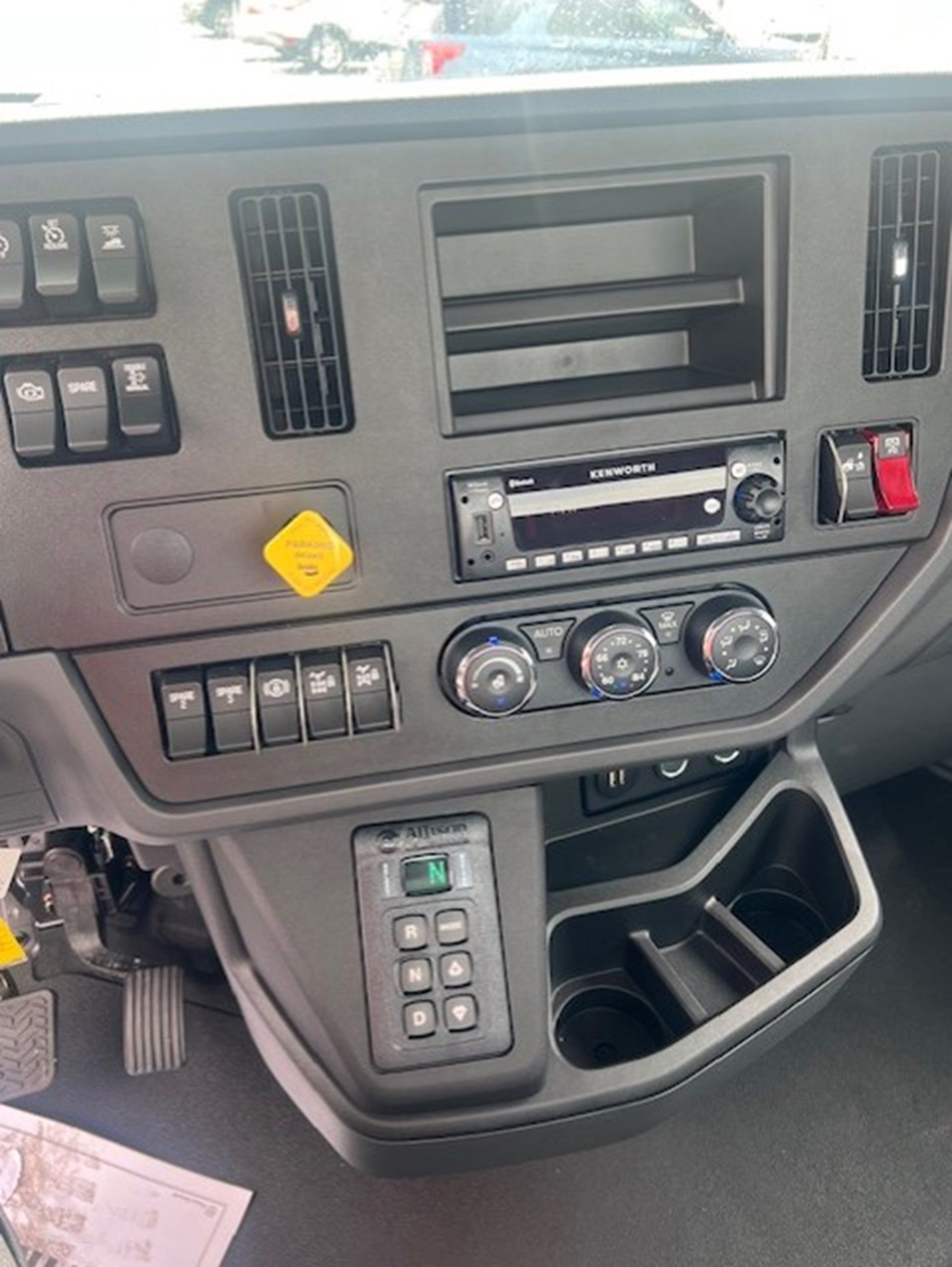 2025 Kenworth T480 - image 5