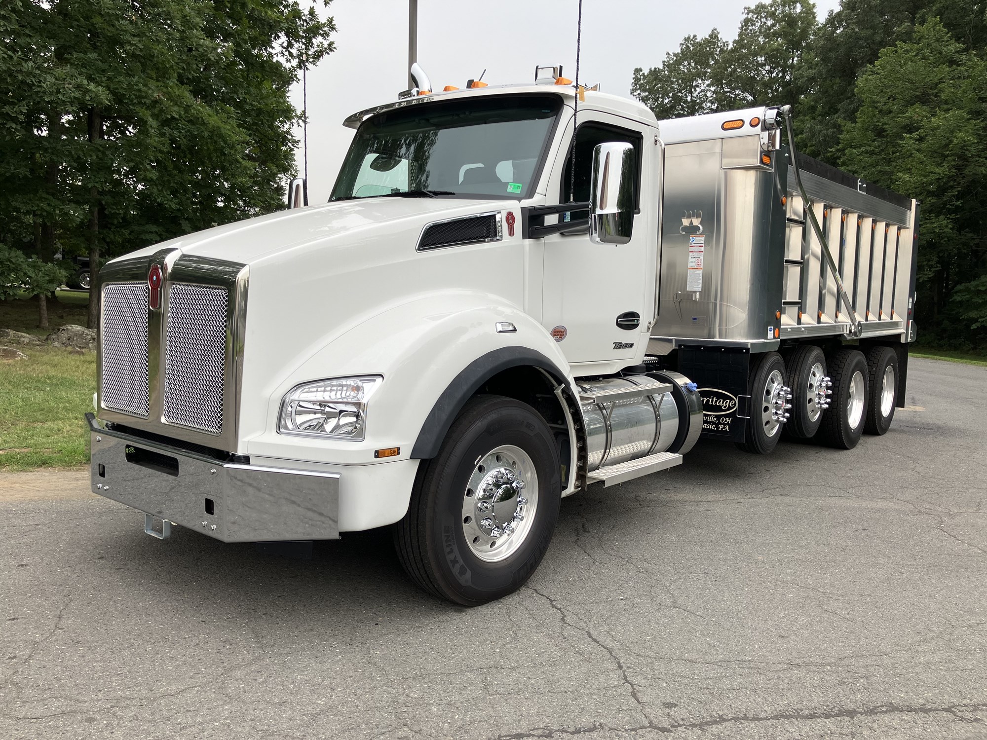 2026 Kenworth T880 2026 Kenworth T880 - image 1 of 6