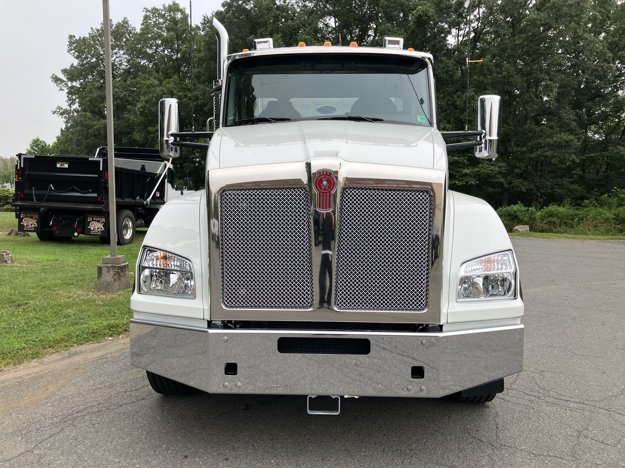 2026 Kenworth T880 2026 Kenworth T880 - image 2 of 6
