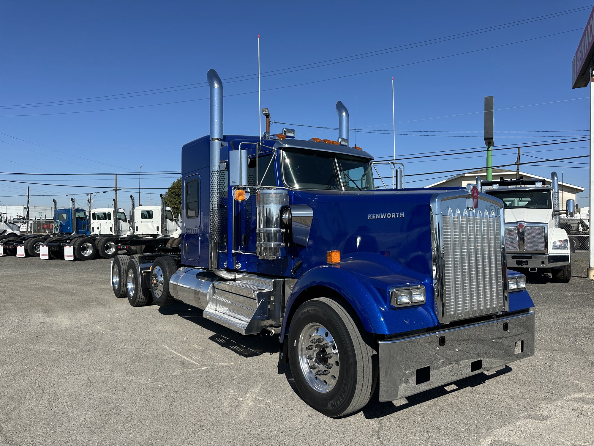2026 Kenworth W900B - image 3 of 6