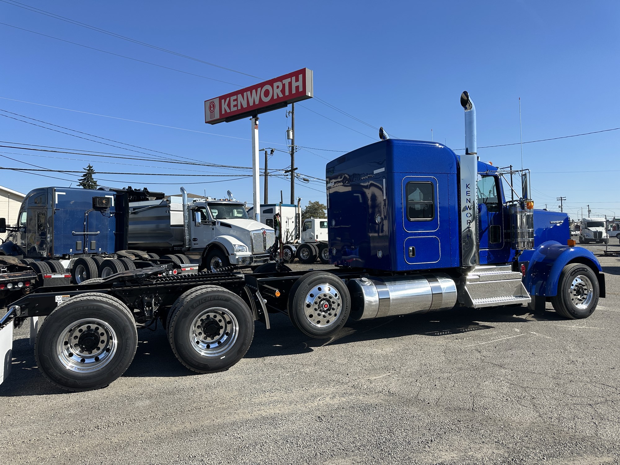 2026 Kenworth W900B - image 5 of 6