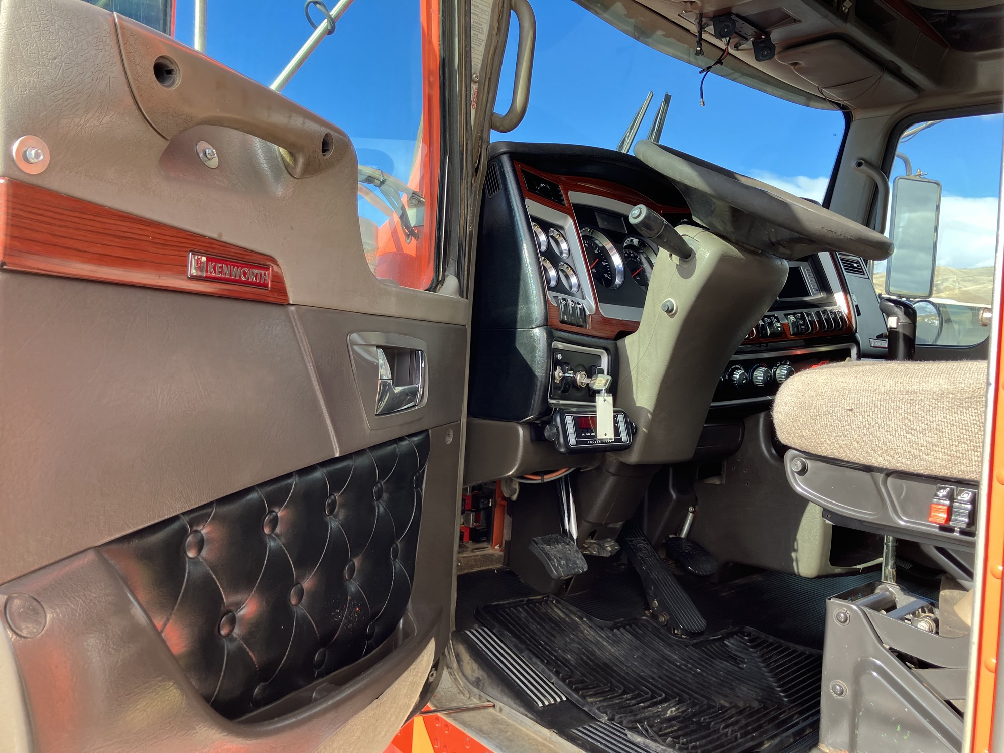 2008 Kenworth W900 - image 6 of 6