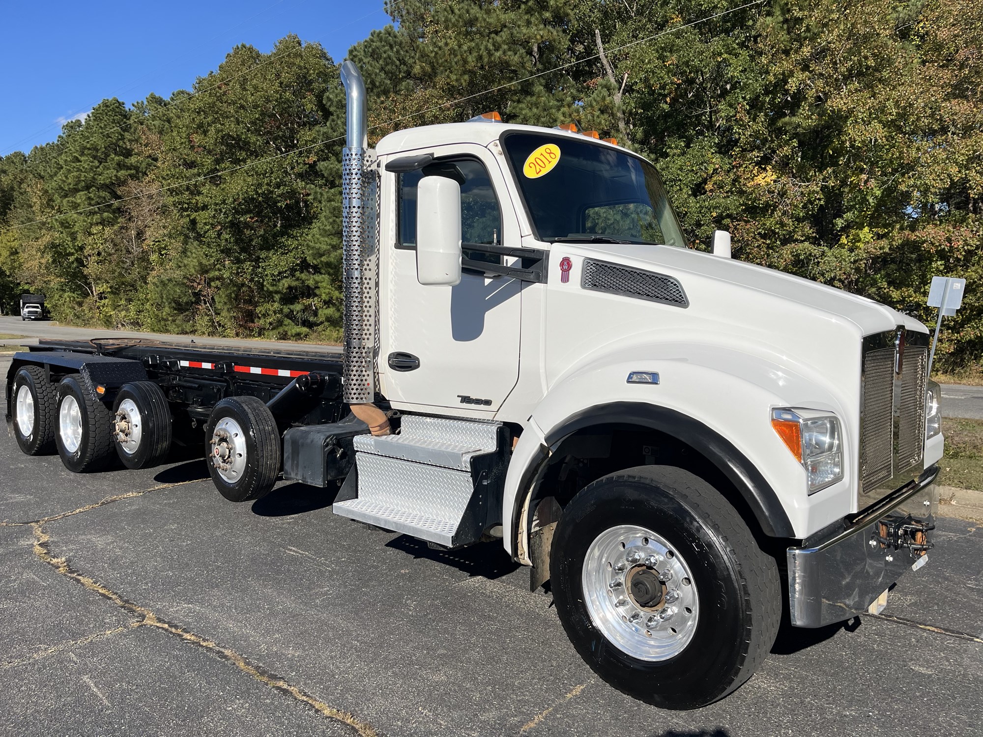 2018 Kenworth T880 - image 3 of 6