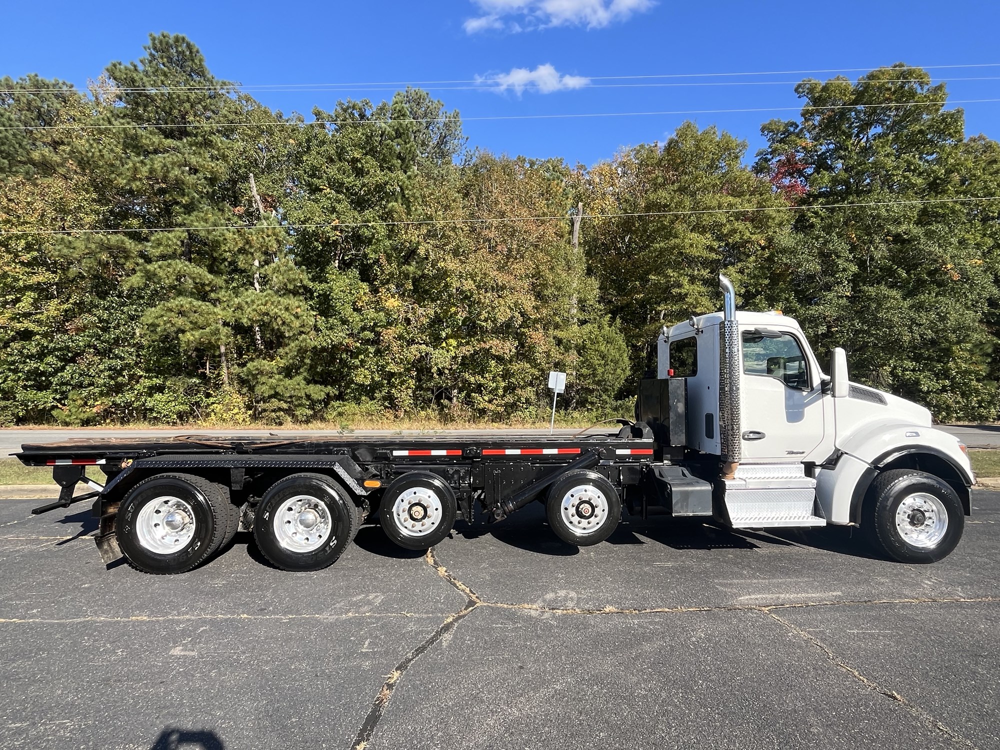 2018 Kenworth T880 - image 4 of 6