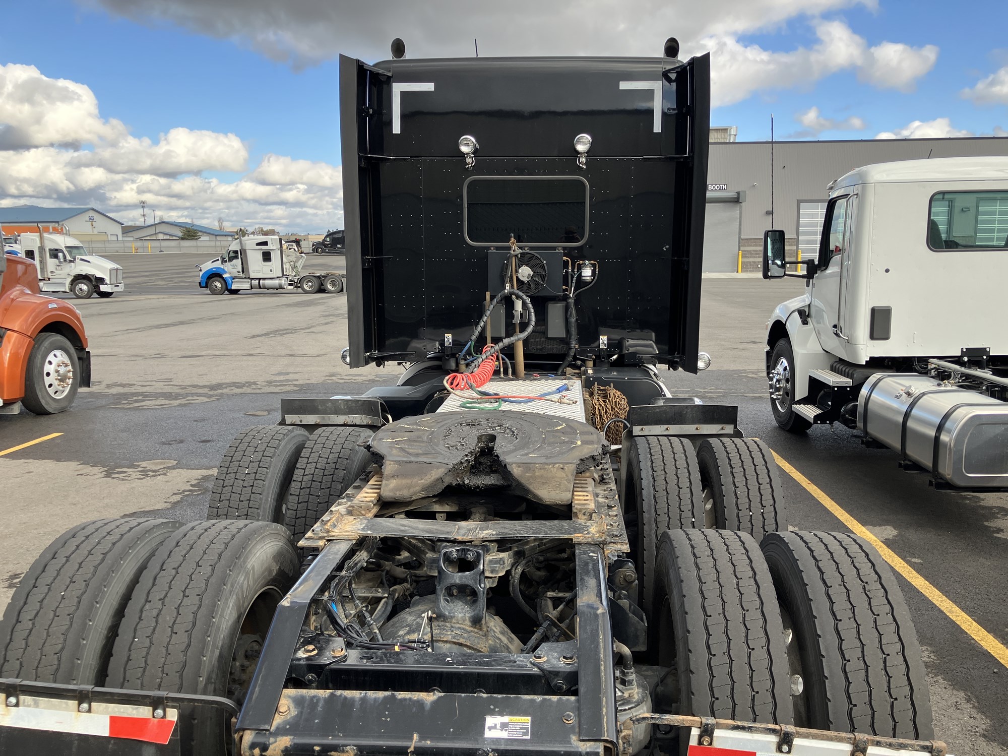 2019 Kenworth T880 2019 Kenworth T880 - image 3 of 6