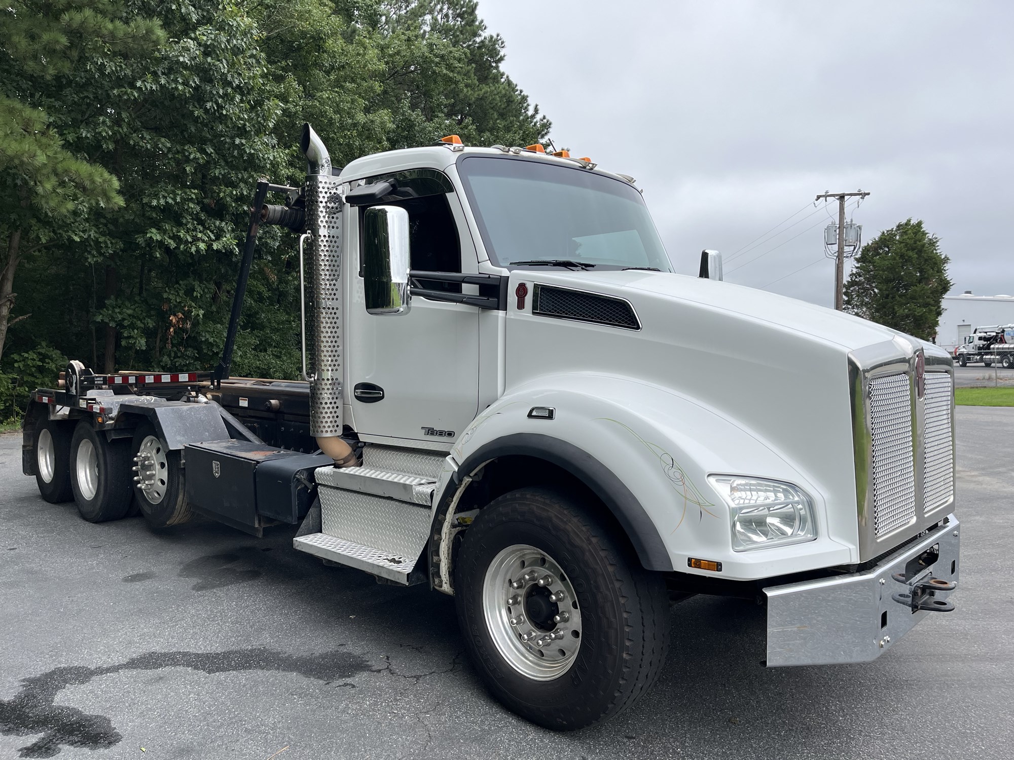2019 Kenworth T880 - image 3 of 6