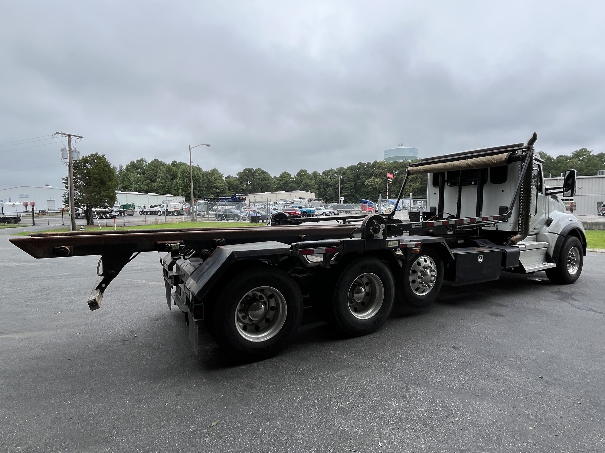 2019 Kenworth T880 - image 5 of 6