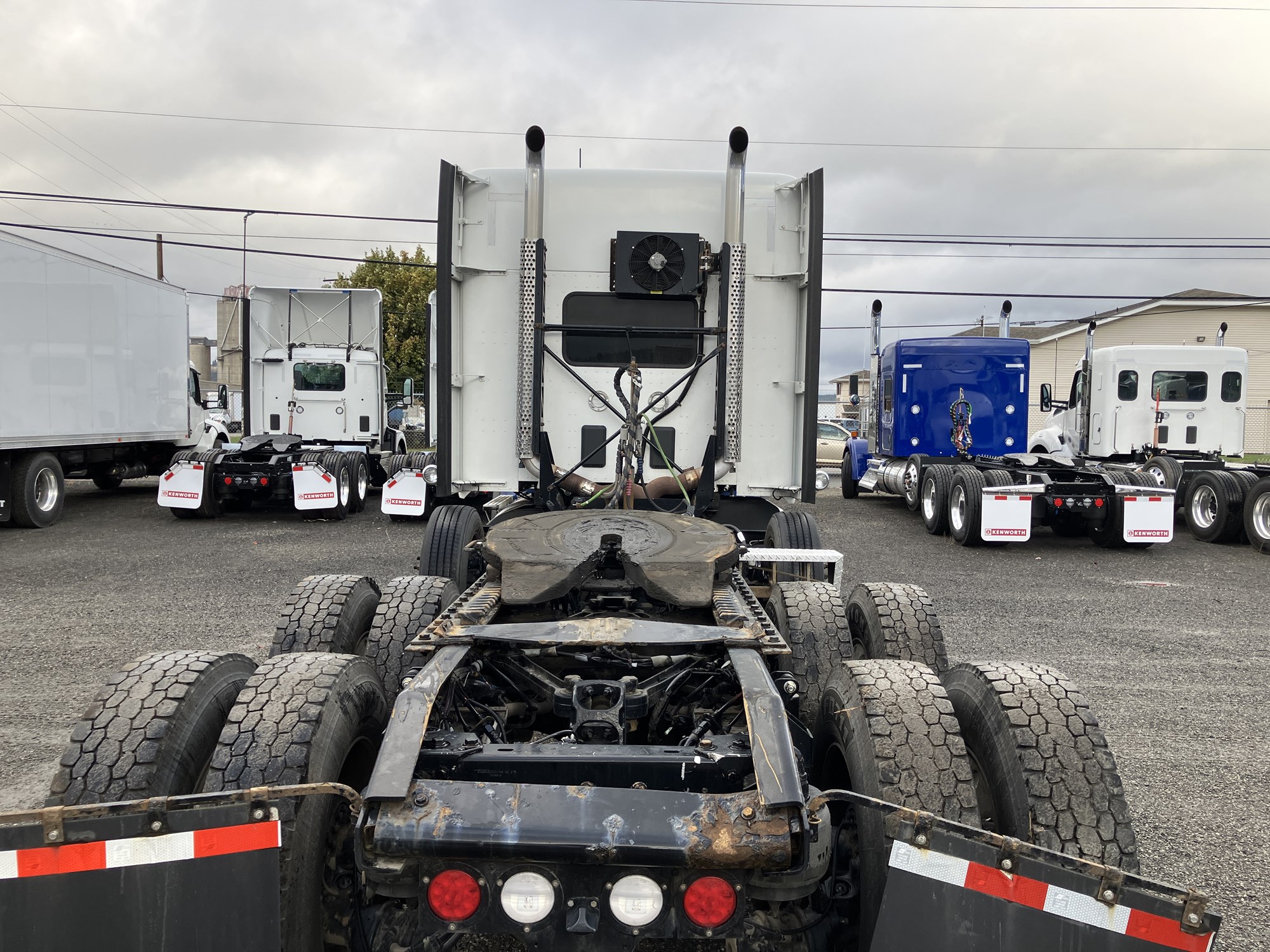 2020 Kenworth T880 2020 Kenworth T880 - image 3 of 6